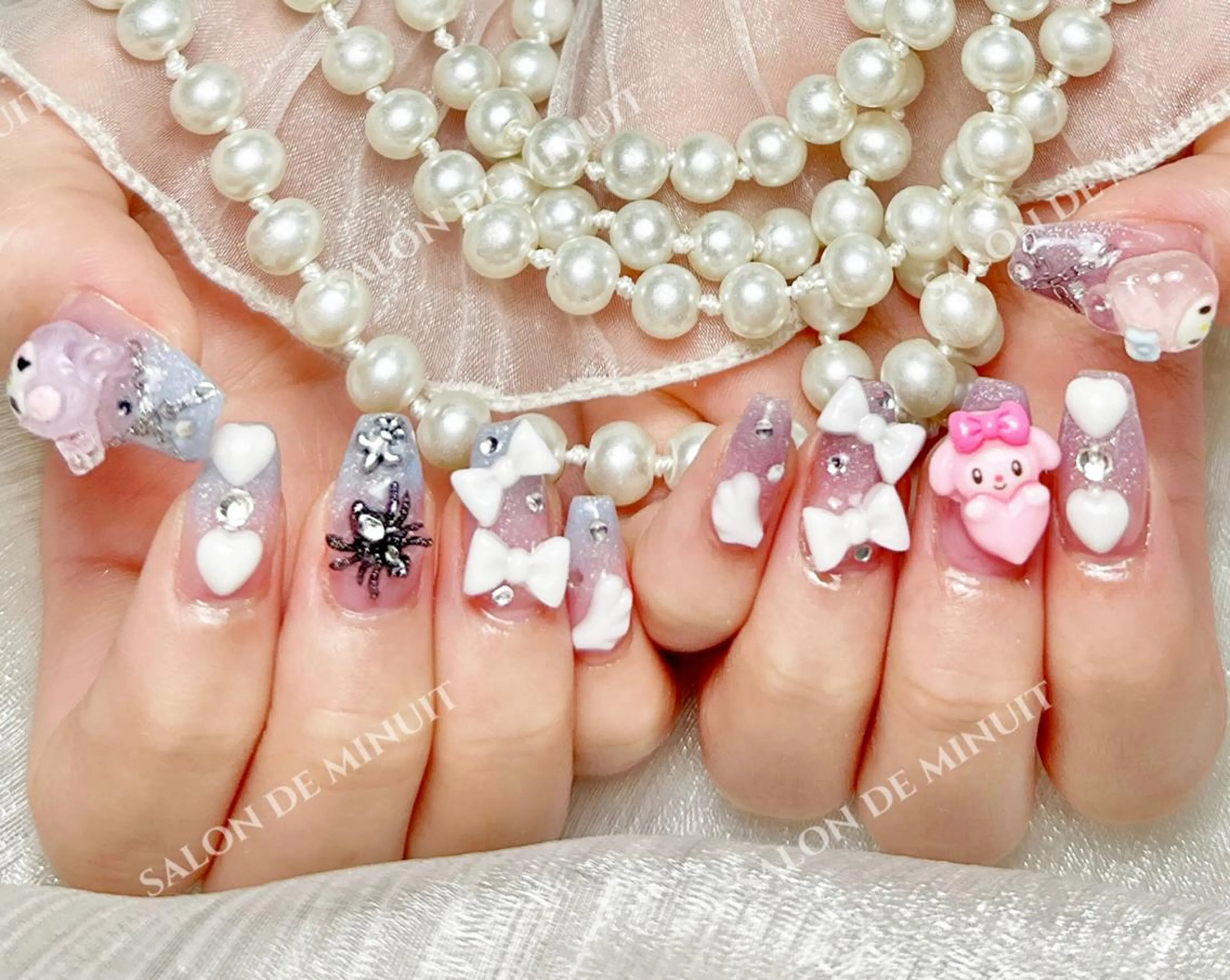 ネイル Salon de Minuit🦩のネイルデザイン