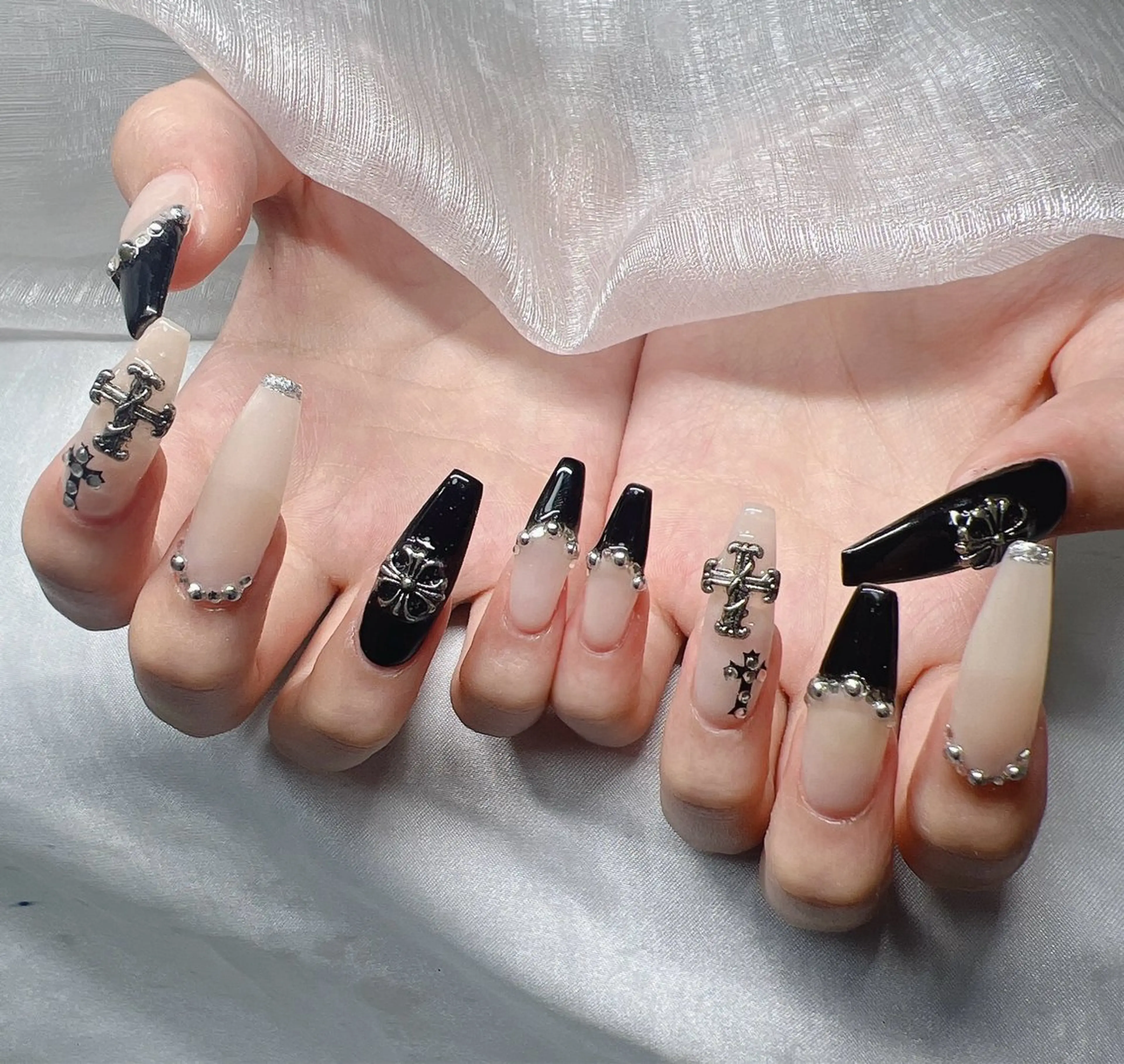 ネイル 長さ出し グラデーション 卒業式 キラキラネイル マグネットネイル ハンドネイル Lee Nailsのネイルデザイン