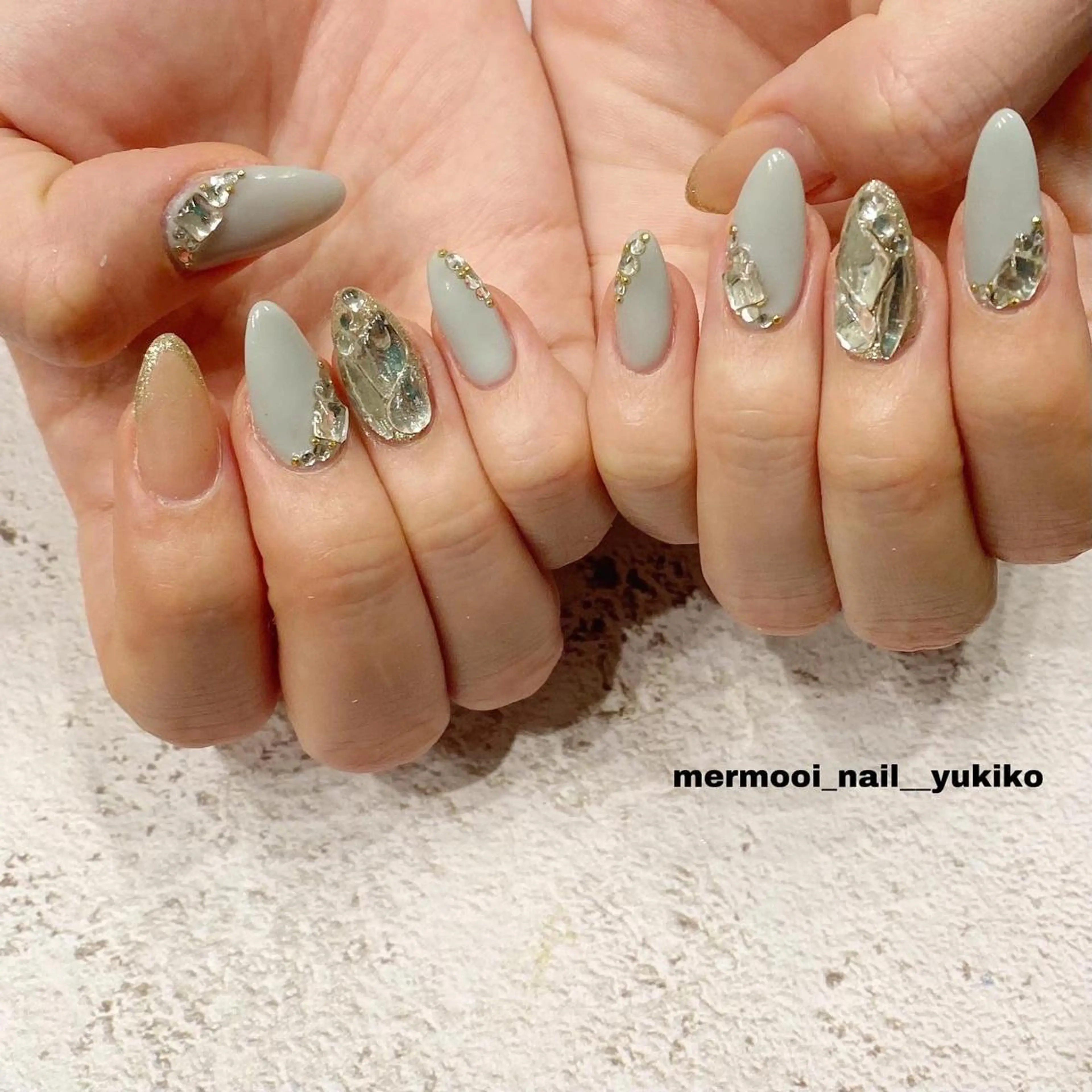 ネイル キラキラネイル 韓国ネイル ストーンネイル ワンホンネイル ハンドネイル mermooi nailのネイルデザイン
