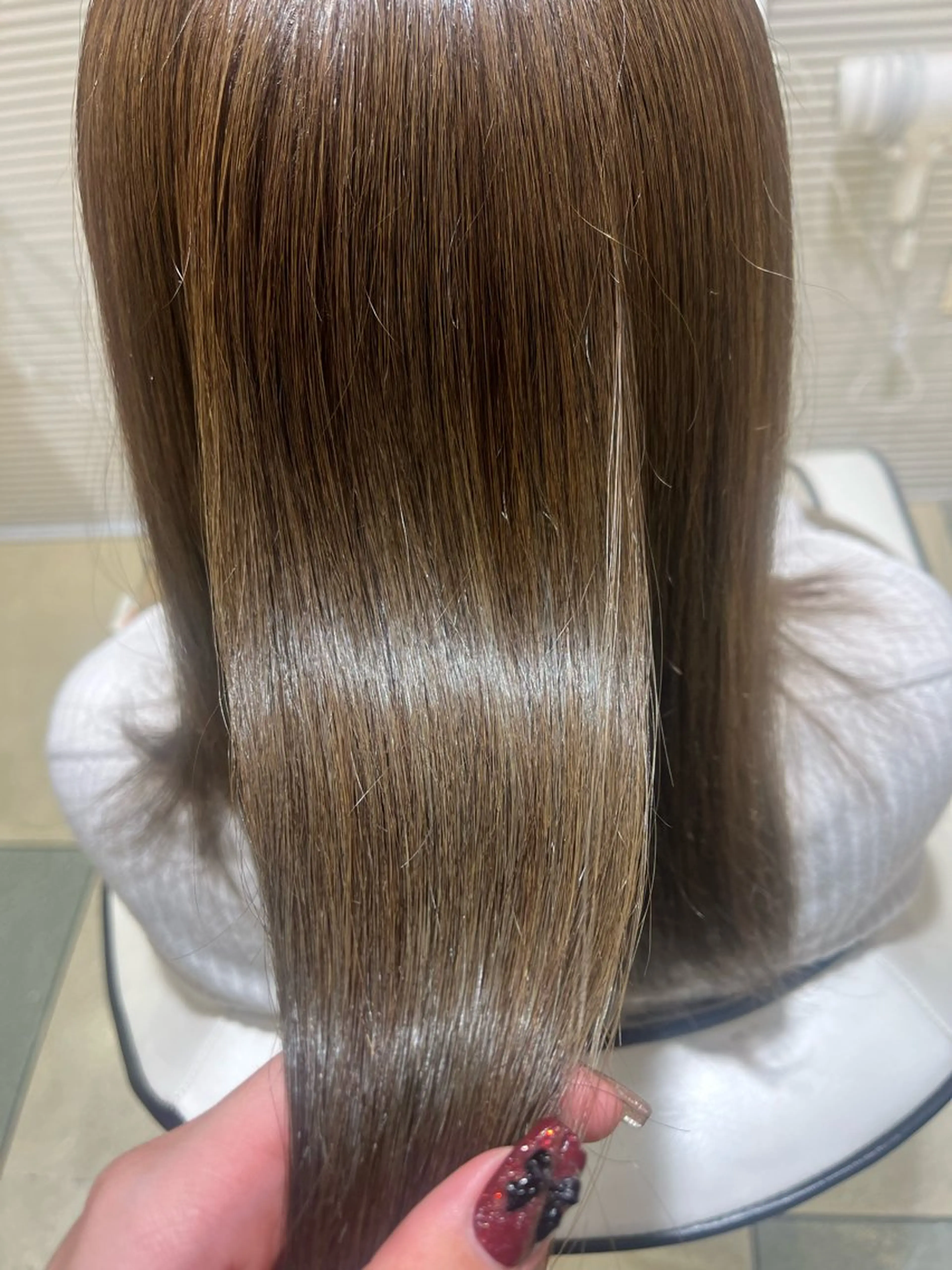 セミロング カラー カット ヘアカラー トリートメント ベージュカラー⌇﻿ くびれヘア.𐙚心音のヘアスタイル