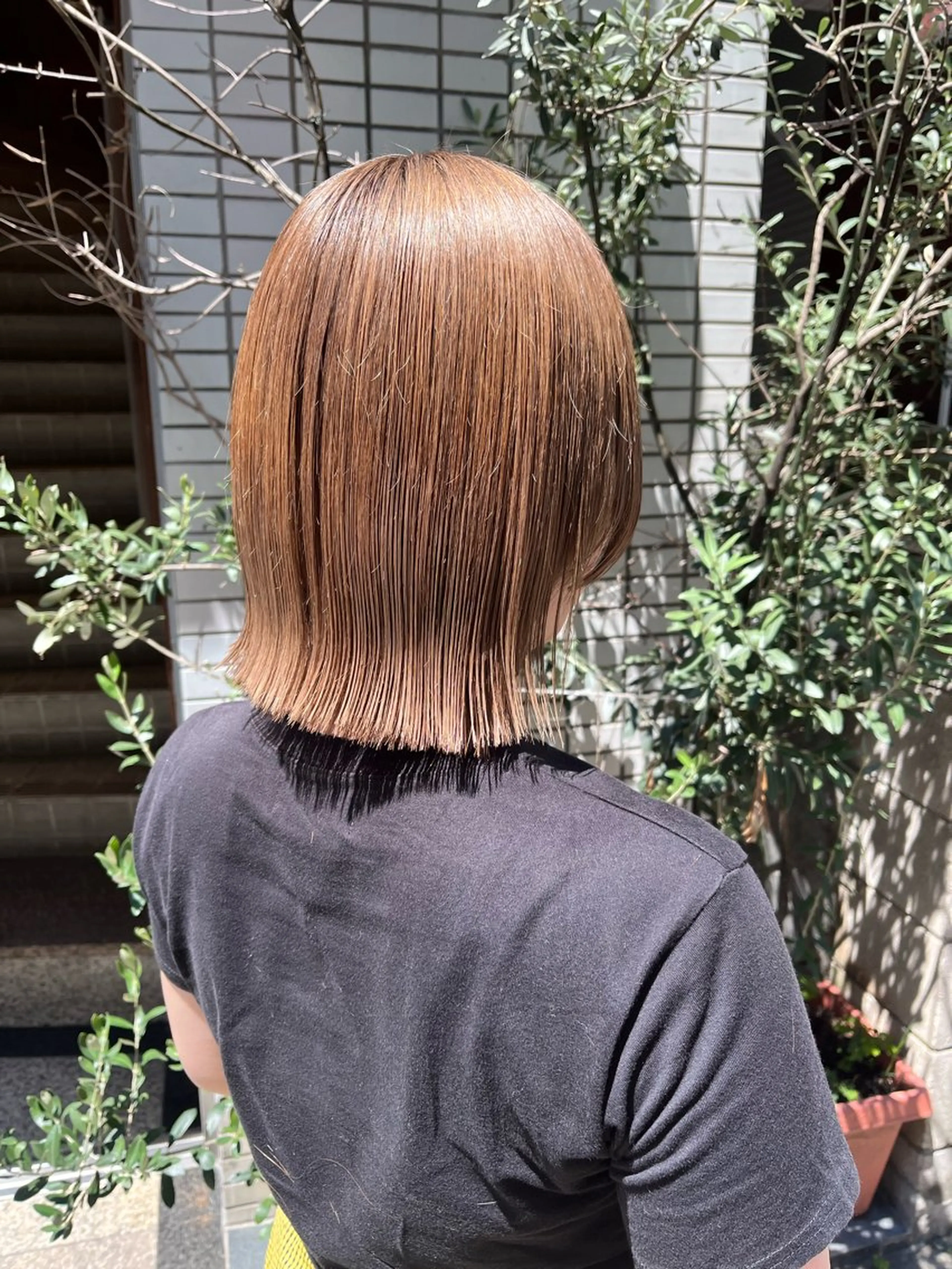 ショート カラー アッシュ ベージュカラー ブリーチ ケアブリーチ 透明感カラー ヘアカラー ボブ／ストレート／ ベージュカラーのヘアスタイル