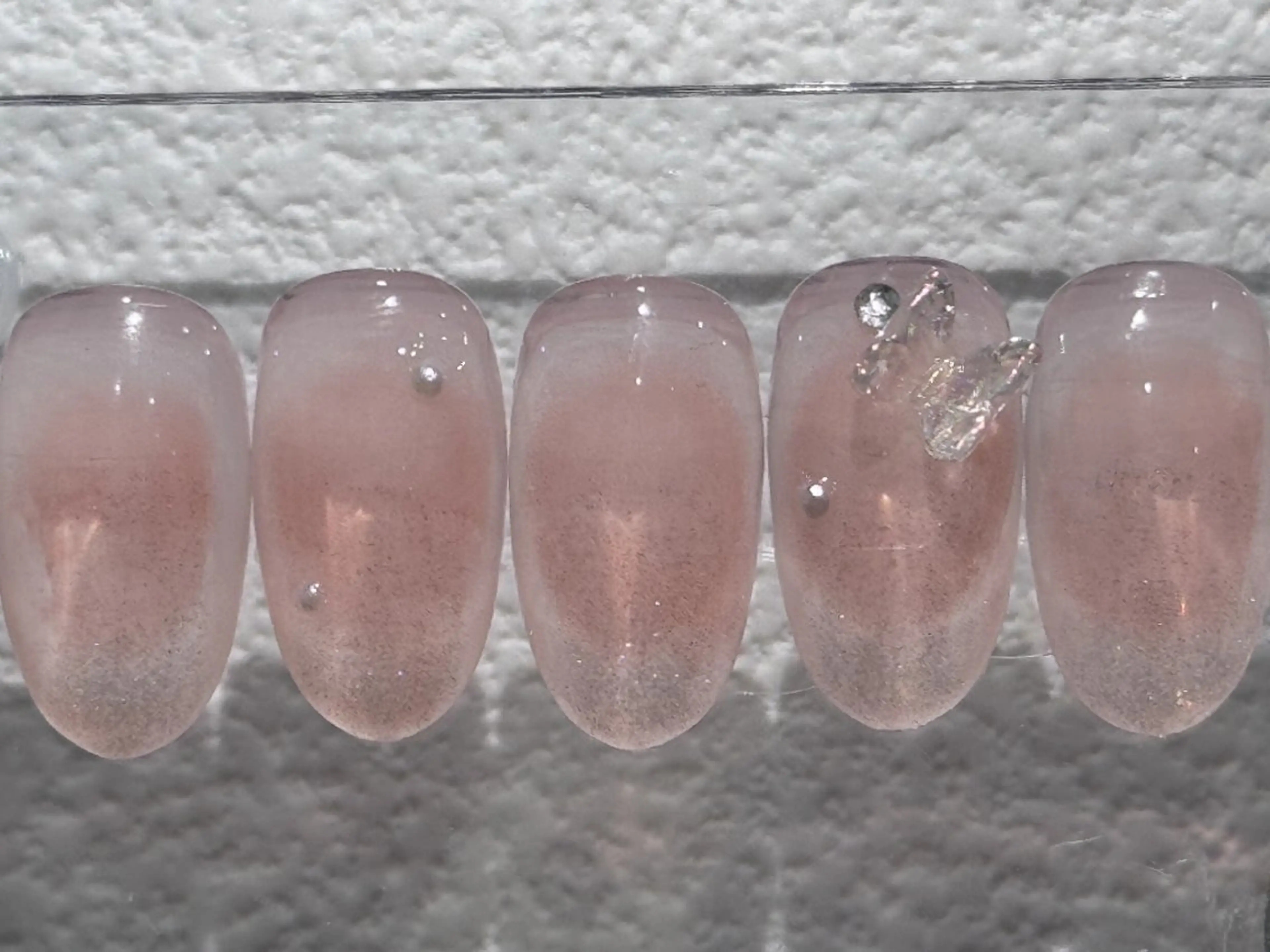 ネイル チークネイル グラデーション マグネットネイル ハンドネイル VELORA NAIL SALON所属・VELORA AIMI のネイルデザイン