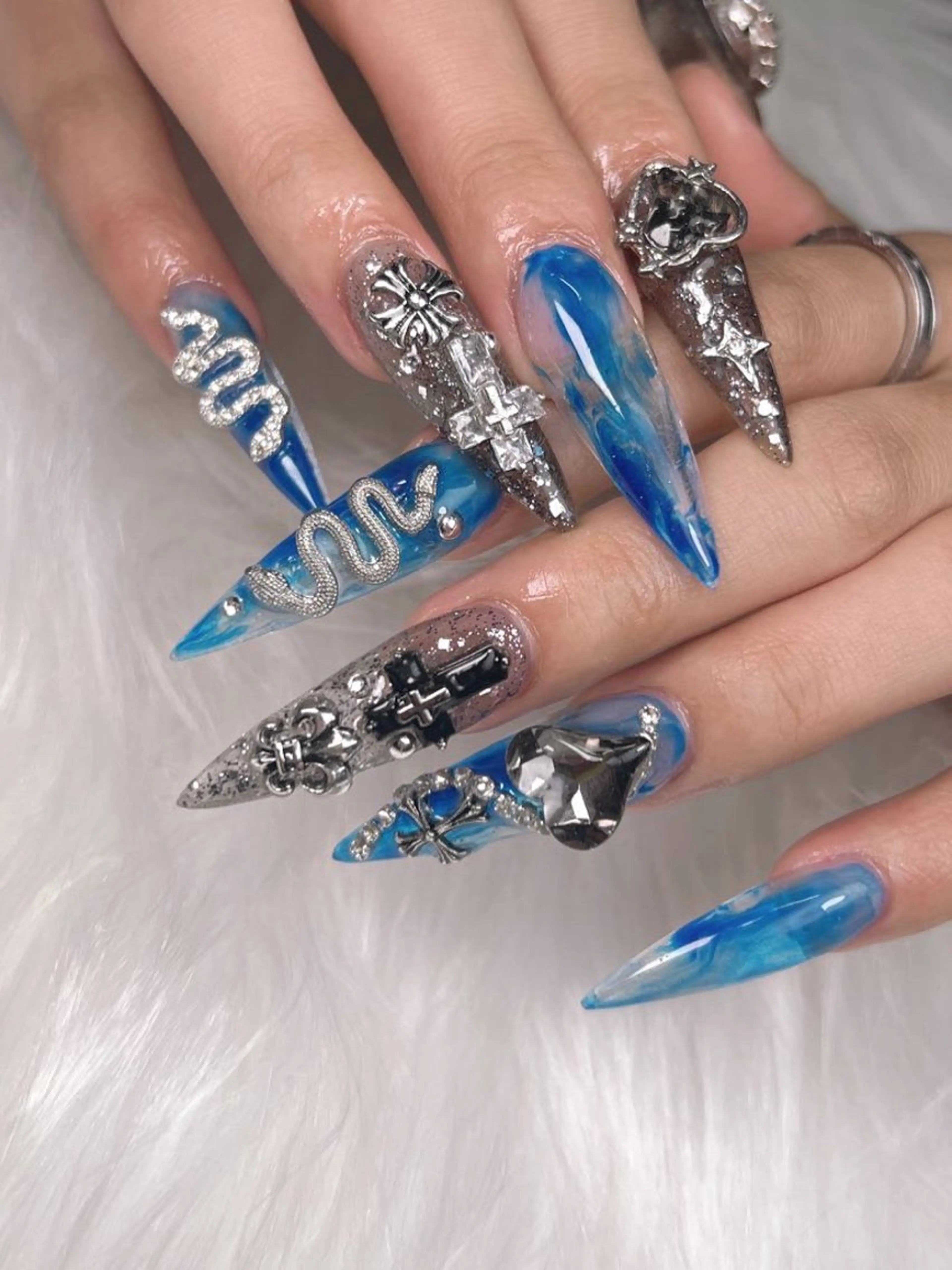 ネイル ハンドネイル Nail Salon L'arc所属・💊大阪/南船場 monica🧠のネイルデザイン