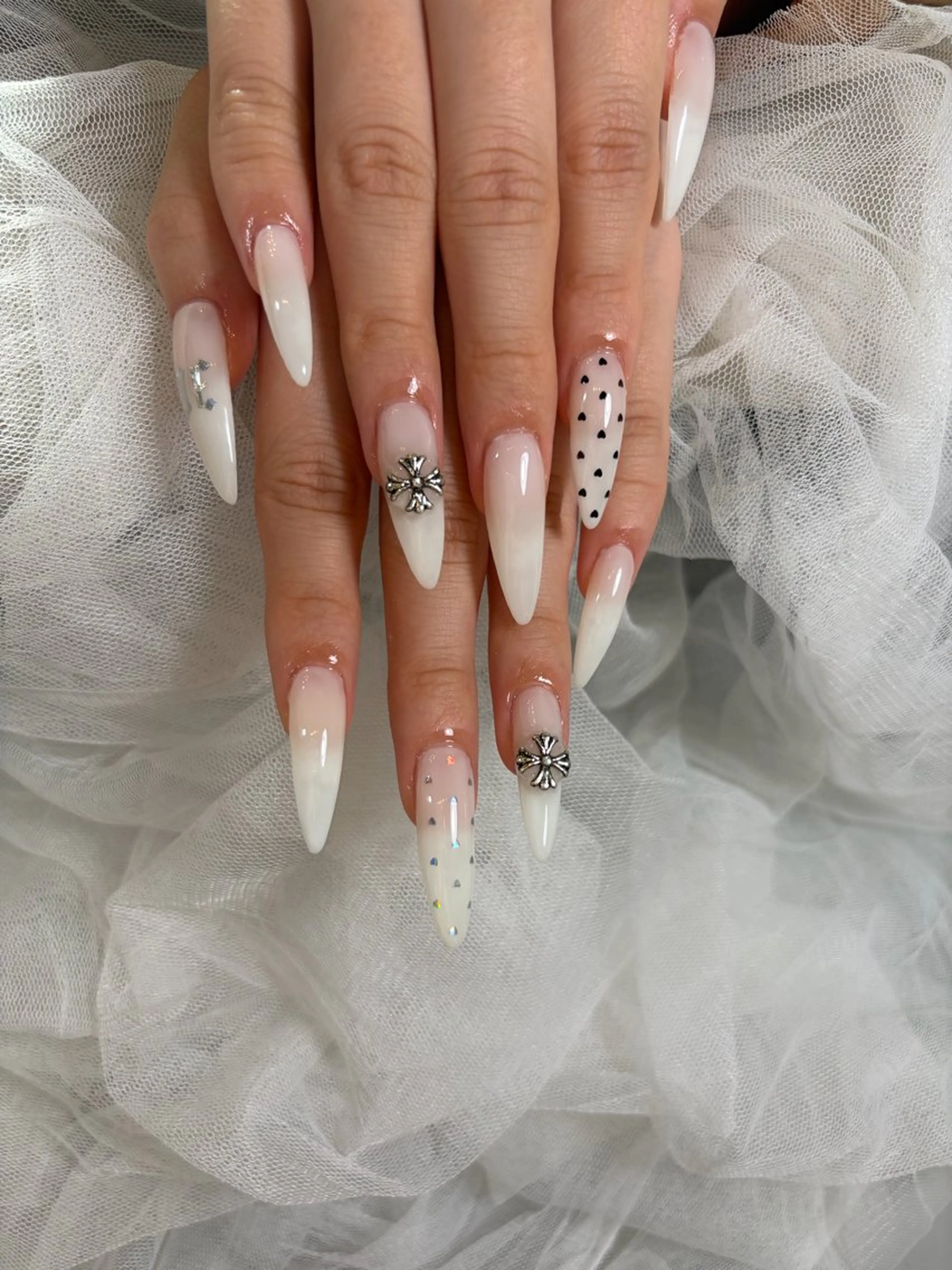 ネイル ハンドネイル Ｌｉｔ所属・Ｌｉｔ .のネイルデザイン