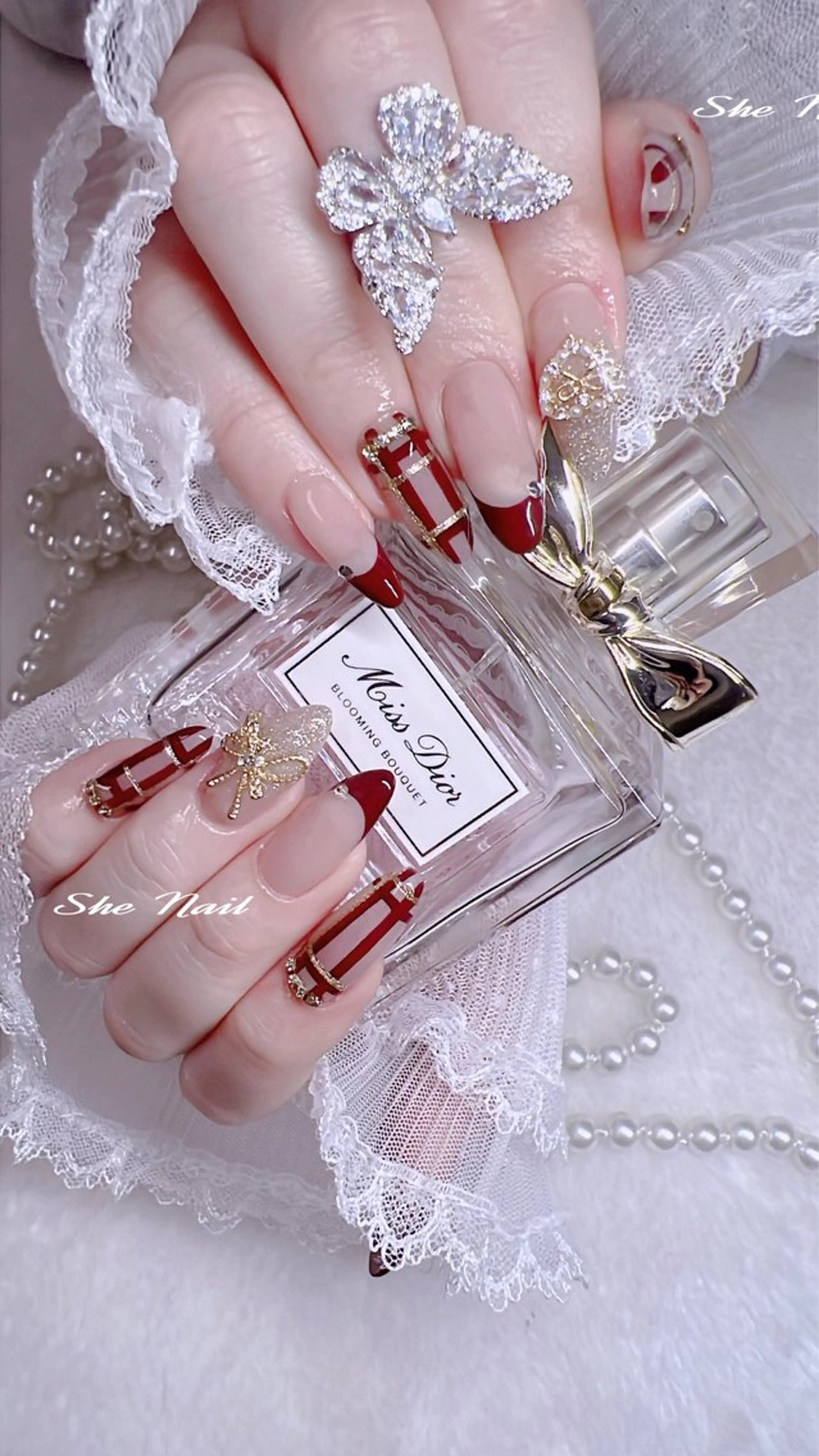 ネイル チークネイル 長さ出し フレンチネイル ハート キラキラネイル ハンドネイル She   Nail所属・ISA_ BELLAのネイルデザイン