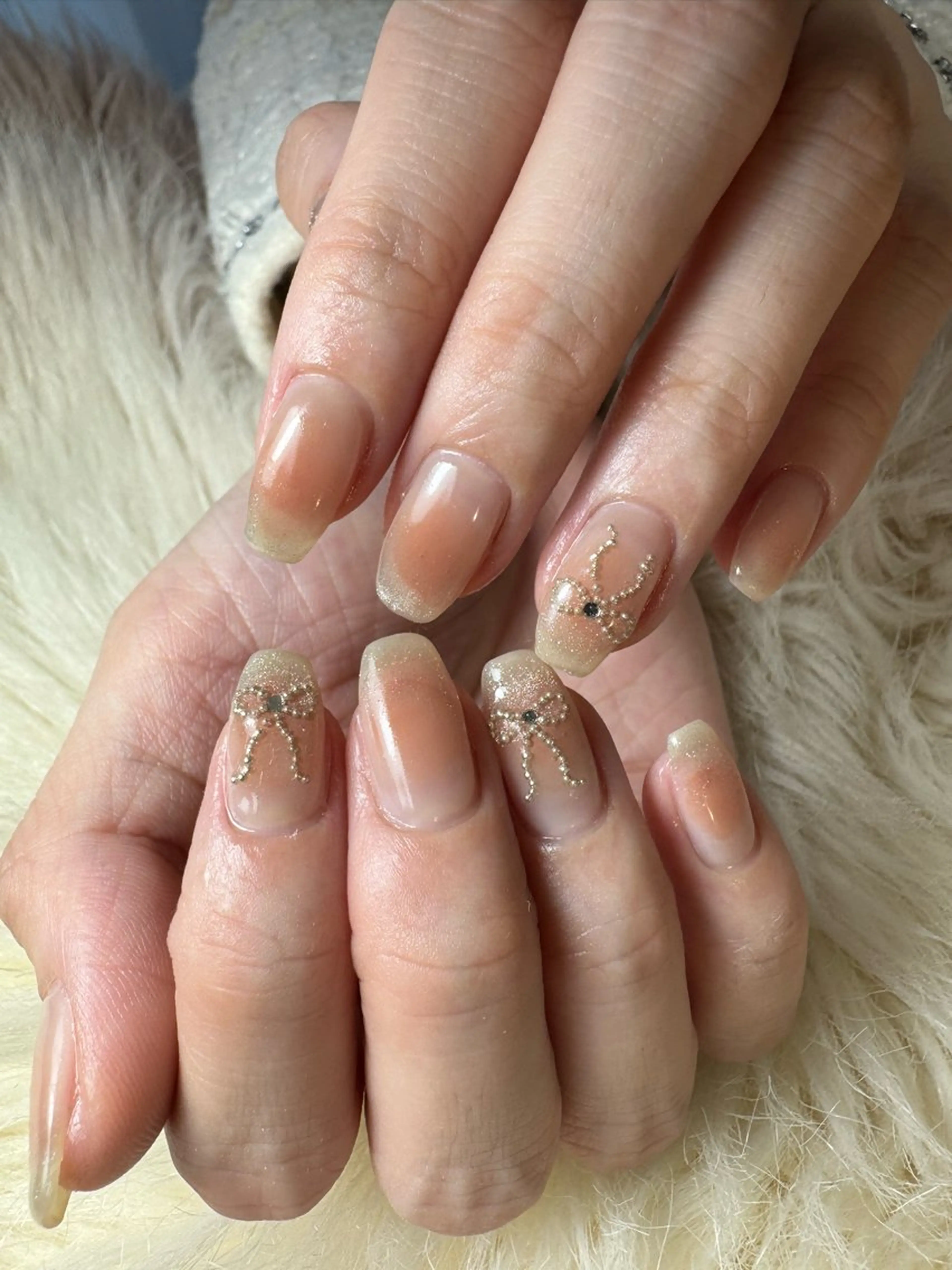 ネイル チークネイル ジェルネイル 韓国ネイル 持ち込み オフィスネイル ハンドネイル flowers nailのネイルデザイン