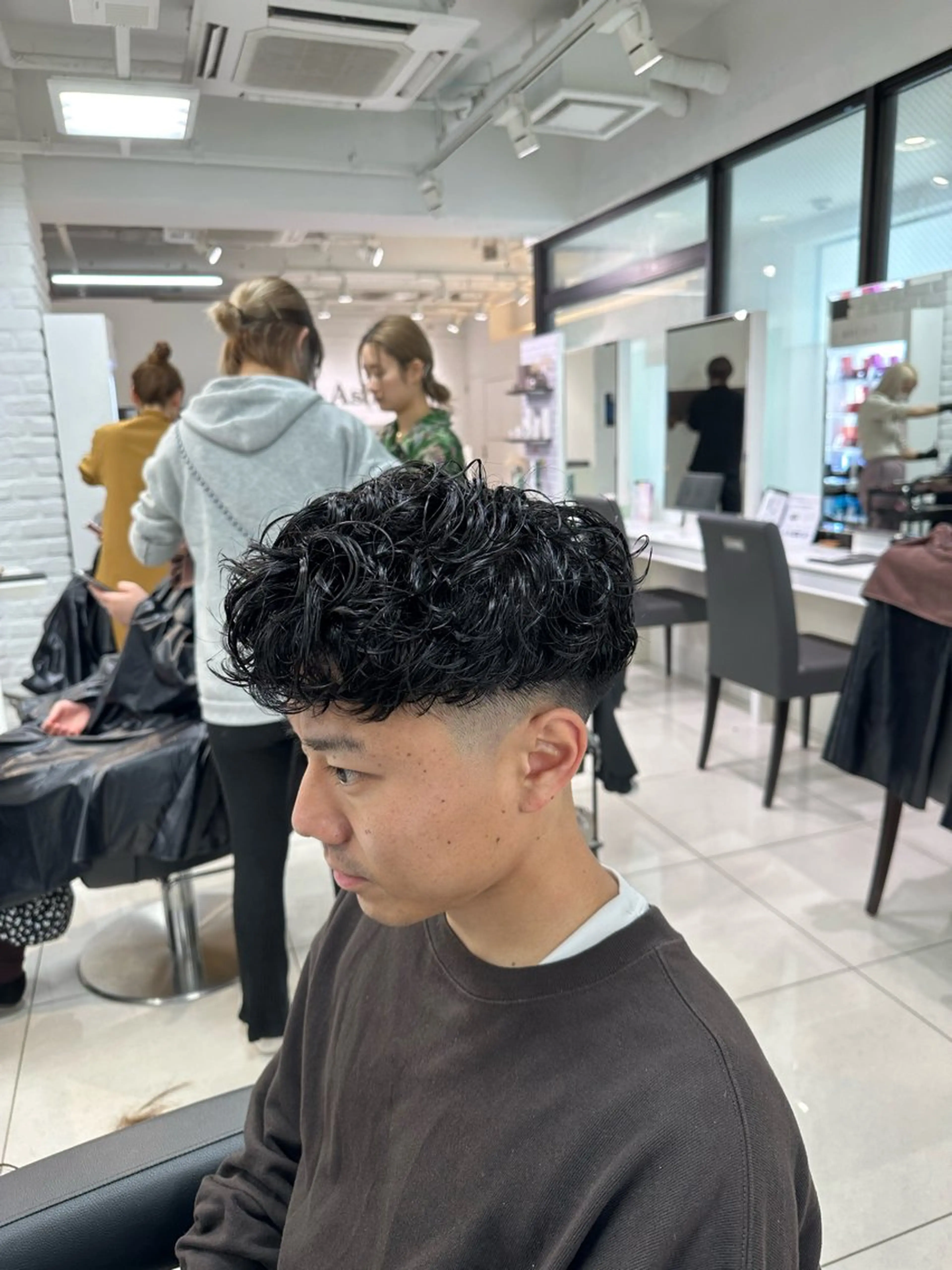 ショート パーマ メンズ スペインカール カット パーマ トリートメント フェザーパーマ職人 🪶ryosukeのヘアスタイル