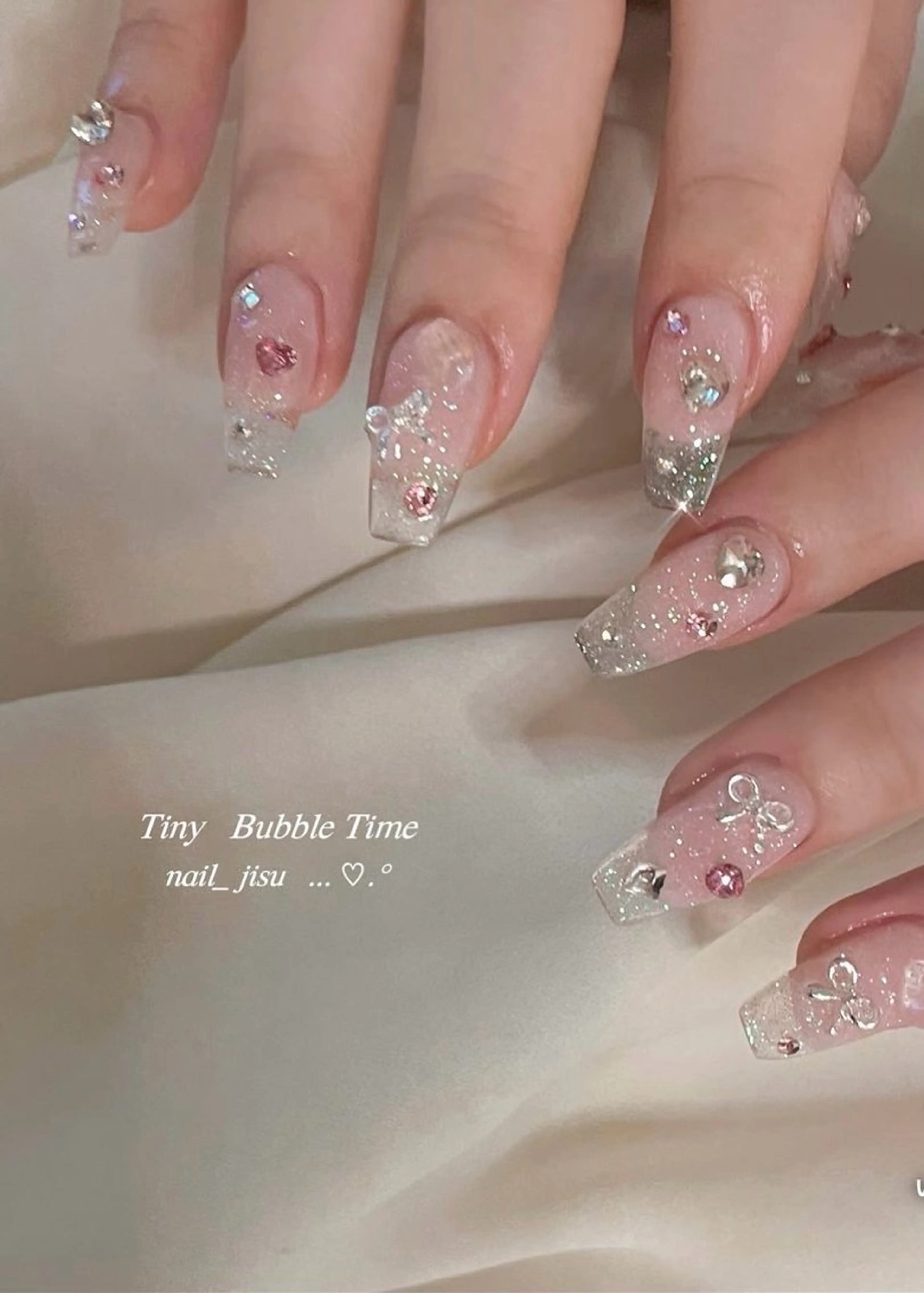 ネイル グラデーション ラメ(グリッター) ハンドネイル JISOO ANA.CHUOのネイルデザイン