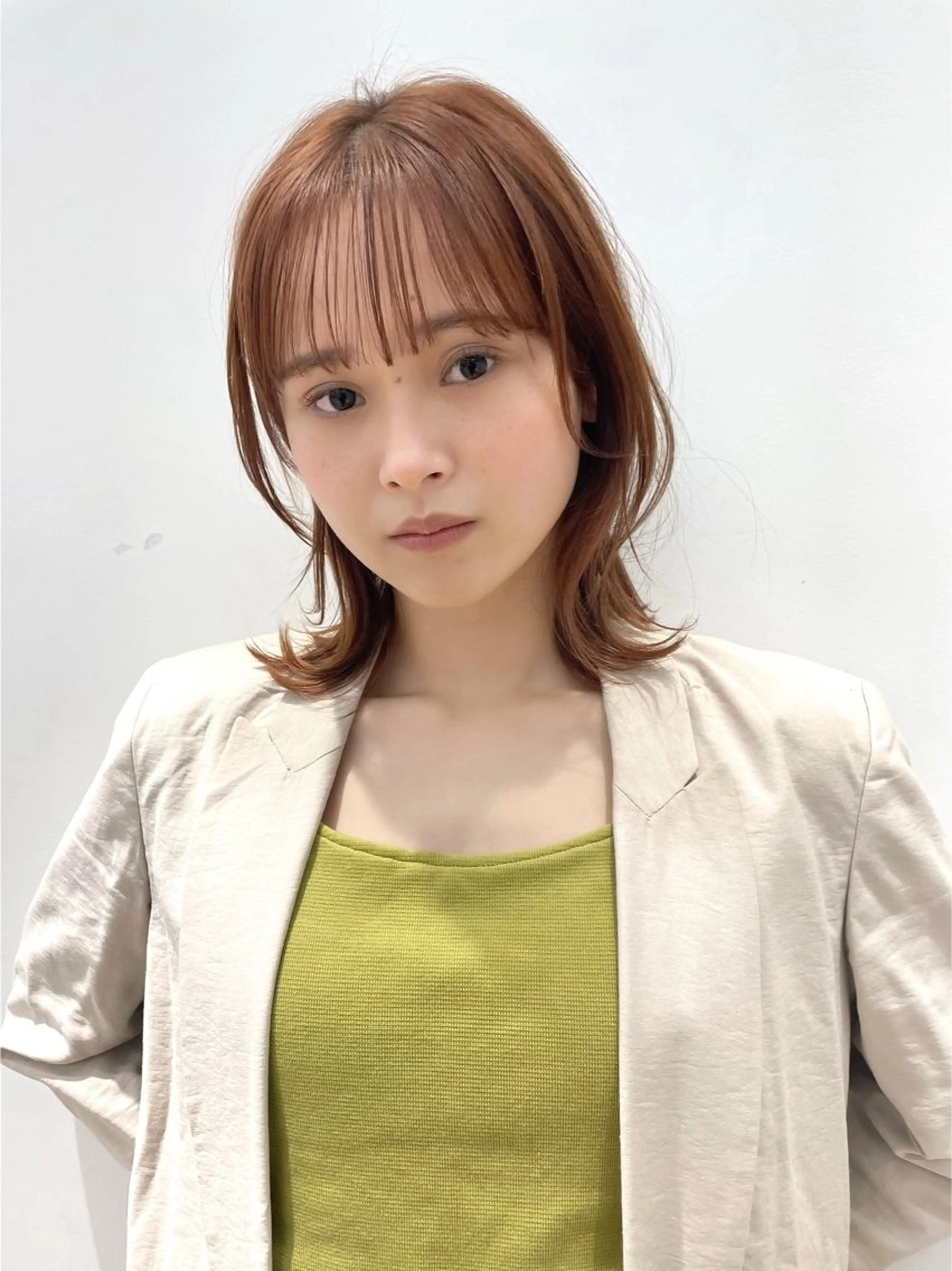 ミディアム カラー 顔まわりレイヤー レイヤーカット カット ヘアカラー トリートメント 結べるレイヤーボブ くびれLady表参道のヘアスタイル