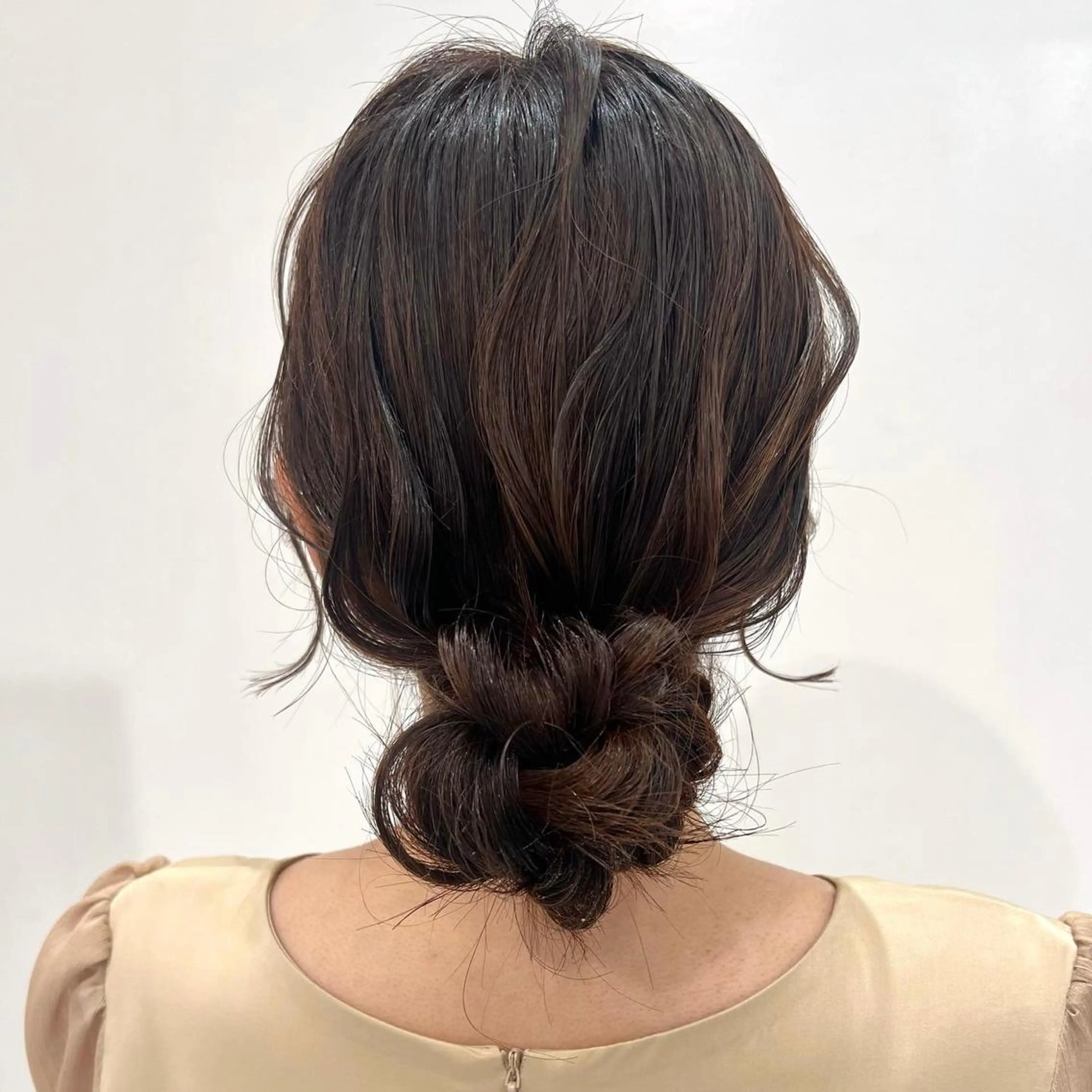 ミディアム ヘアアレンジ 結婚式・ブライダル ヘアセット GrandStory SHIBUYA所属・卒業式お呼ばれ🕊️ ヘアセット✴︎ミキのヘアスタイル