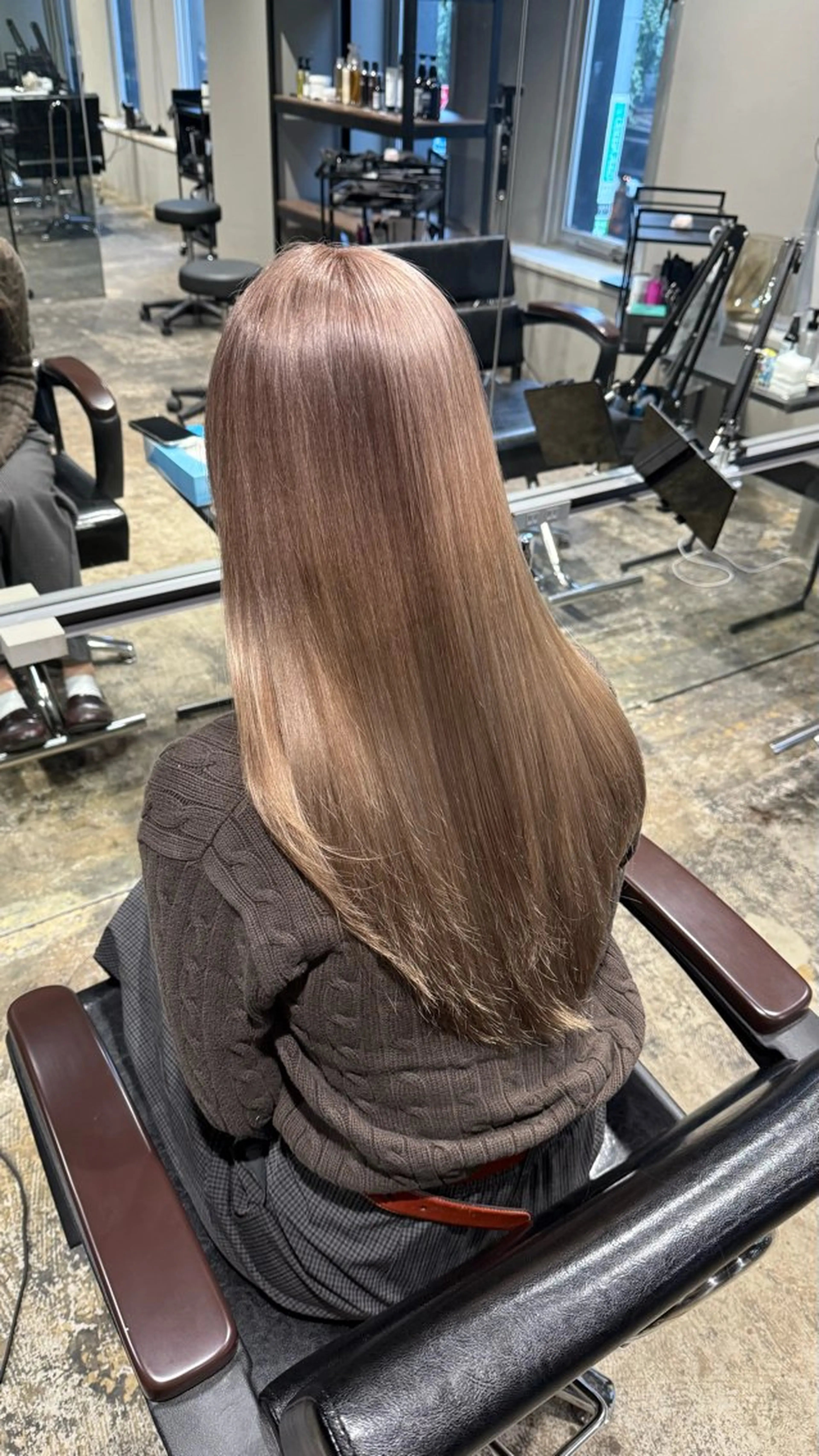 ロング カラー カット ヘアカラー トリートメント ヘアセット ROIS渋谷【ロイス】所属・高橋大樹/ブリーチ/ ミルクティーベージュのヘアスタイル