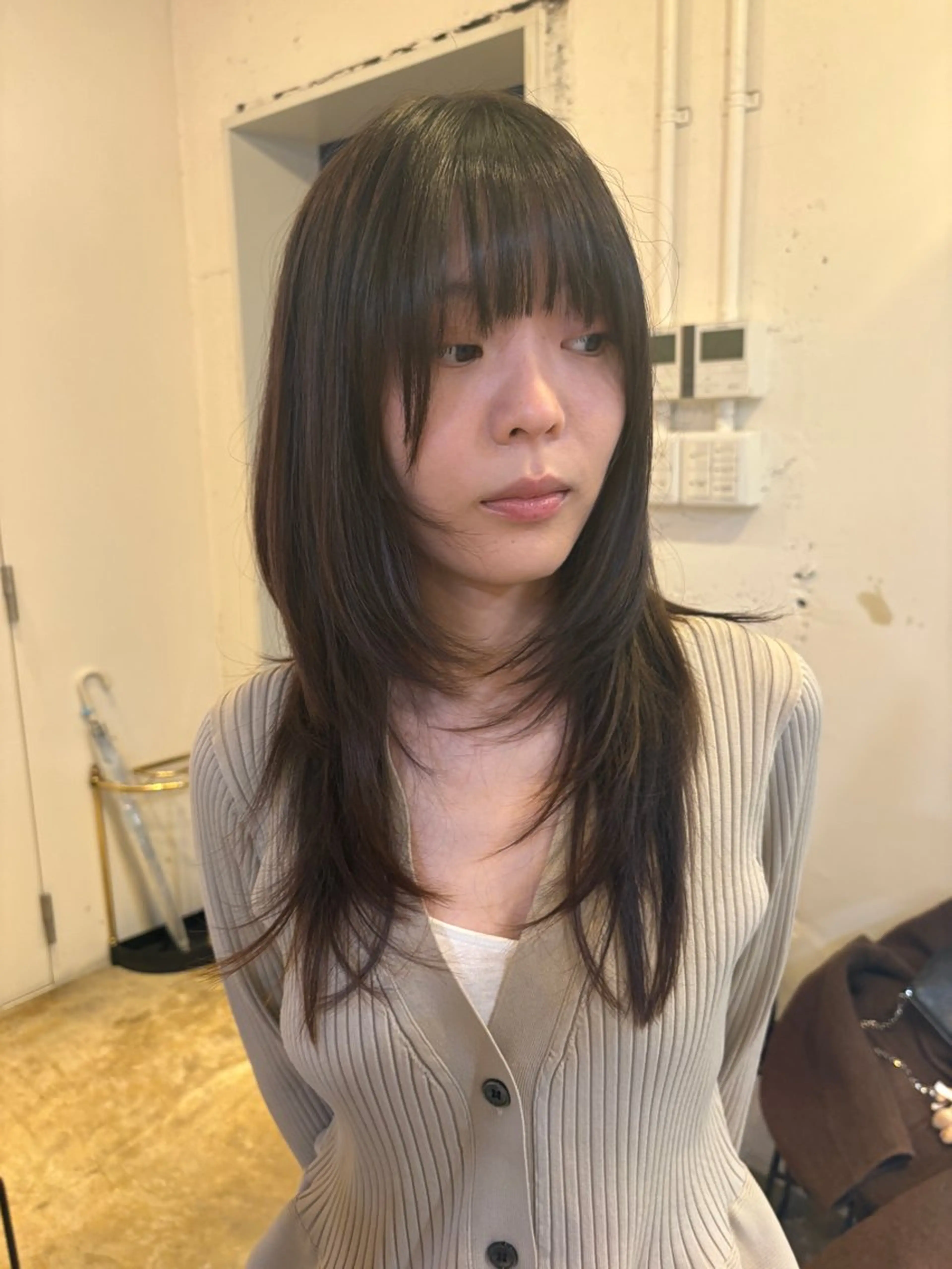 セミロング カラー カット ヘアカラー トリートメント RIN／韓国ヘア レイヤーカットのヘアスタイル