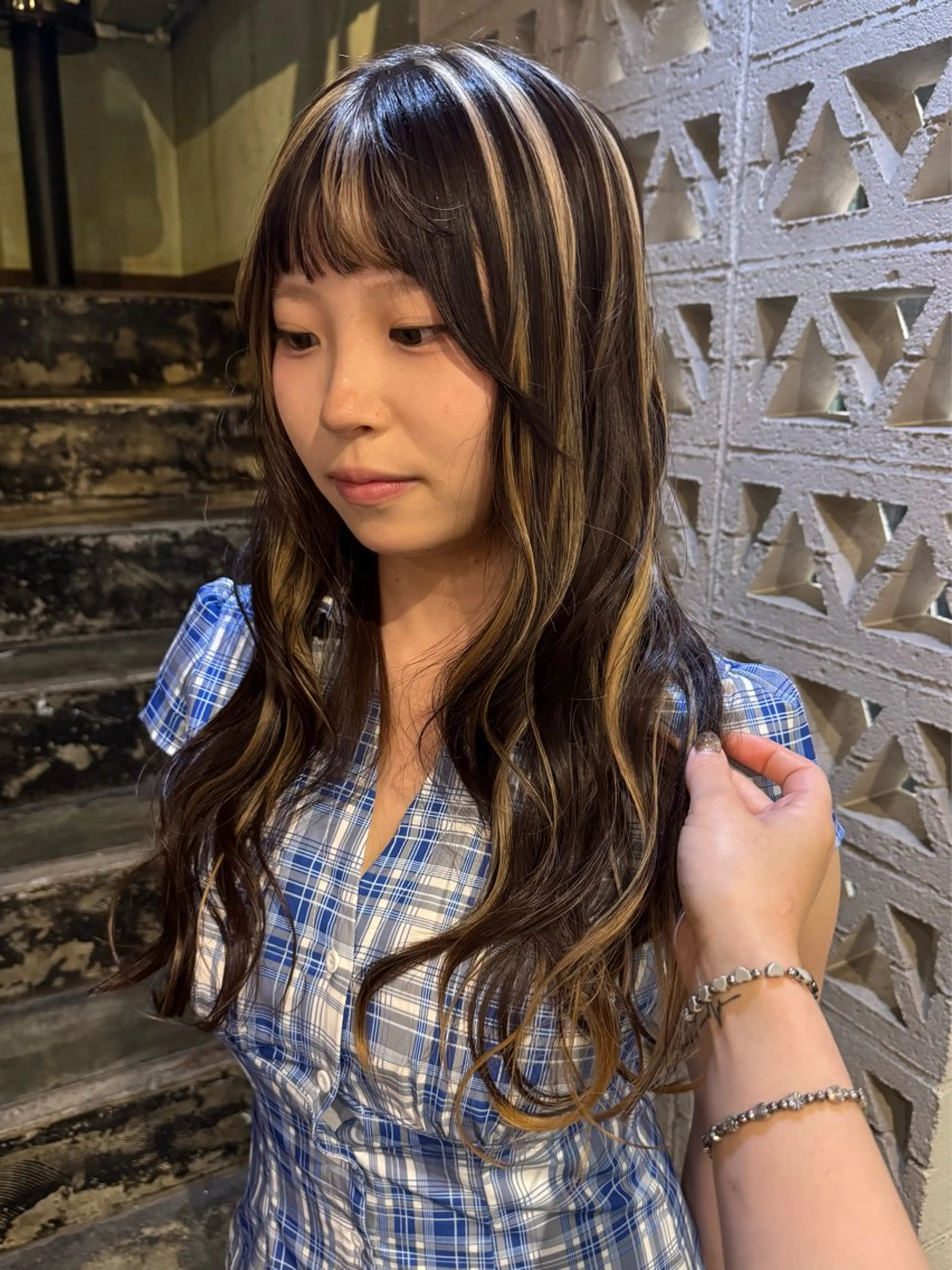 カラー デザインカラー ハイトーンカラー HIKARIS 長澤彩のヘアスタイル