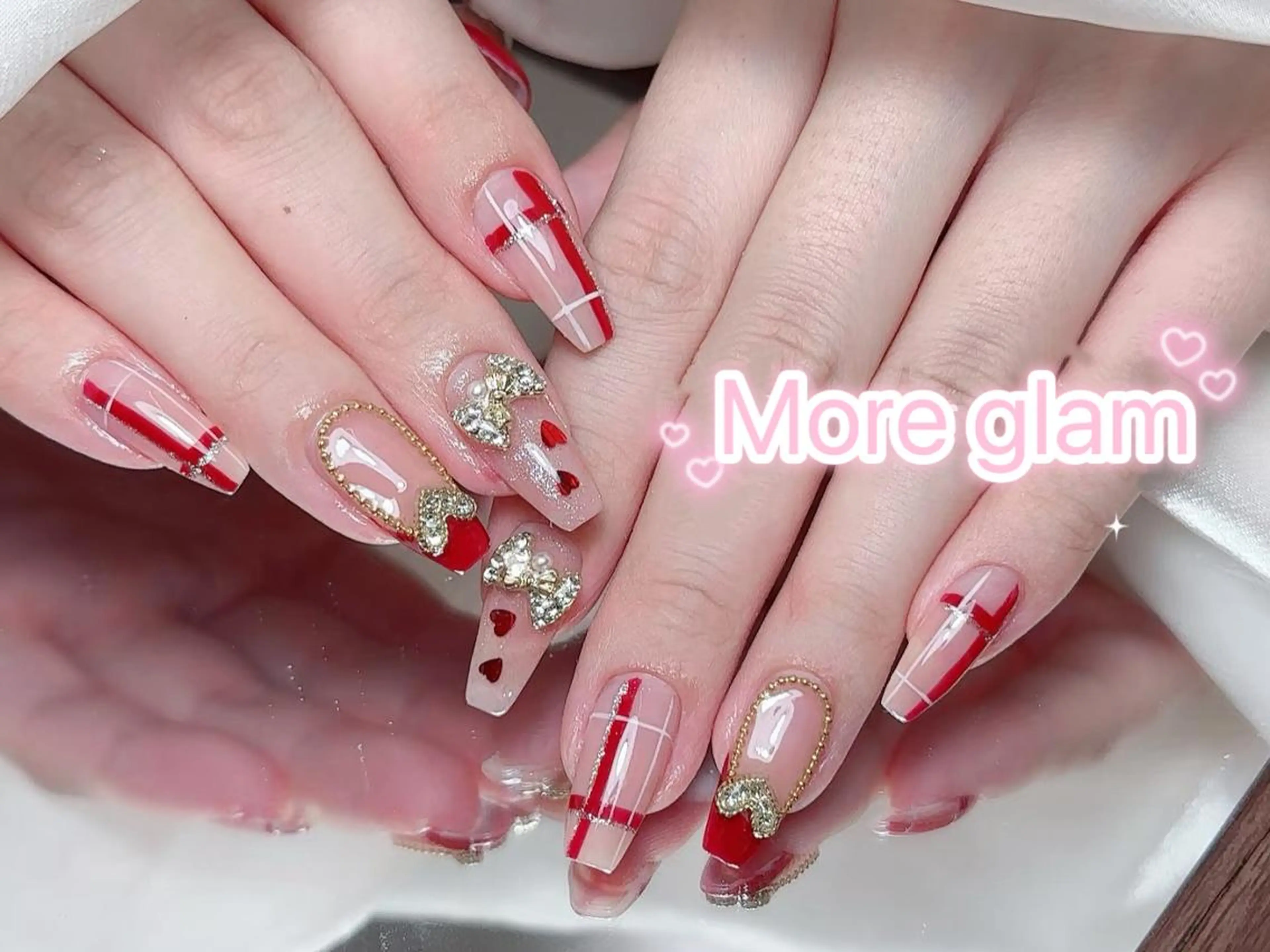 ネイル More Glam 池袋東口店のネイルデザイン