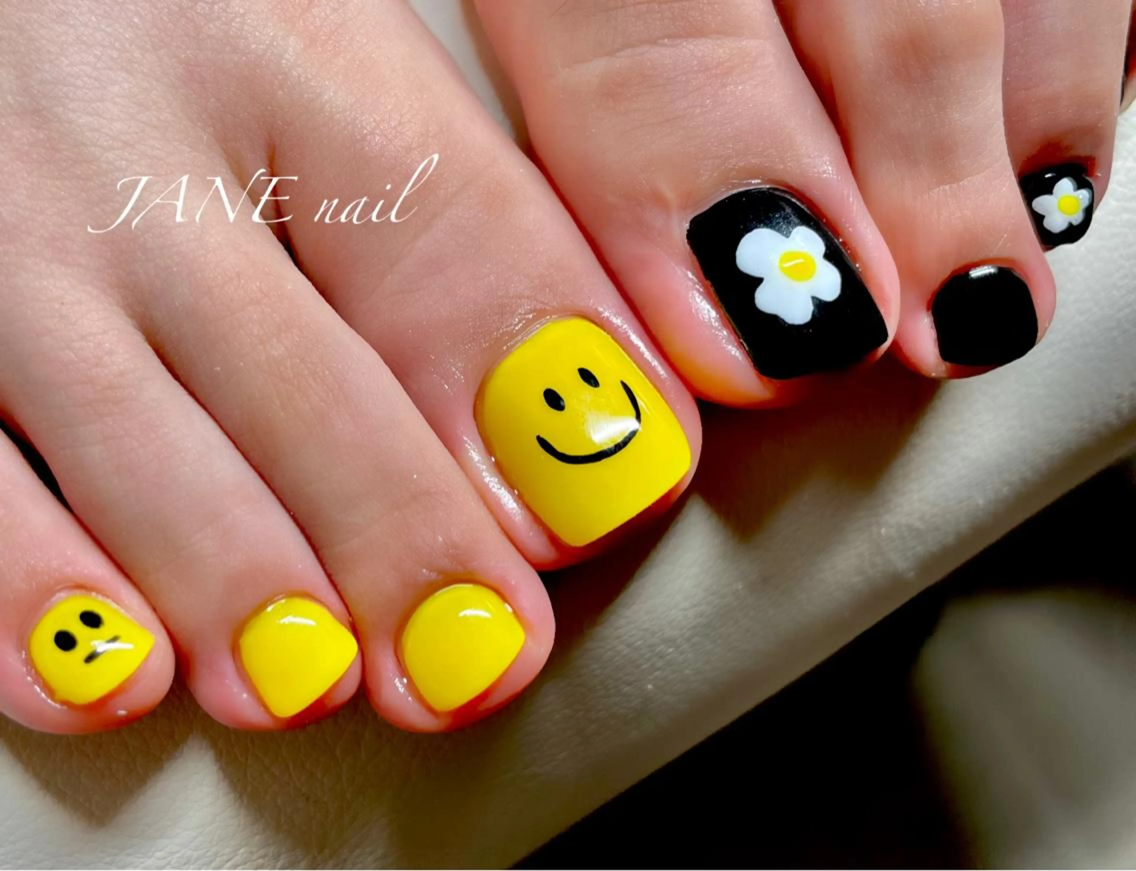 ネイル アートネイル フラワーネイル フットネイル ストーンネイル 夏ネイル フットネイル Nail Salon JANEのネイルデザイン