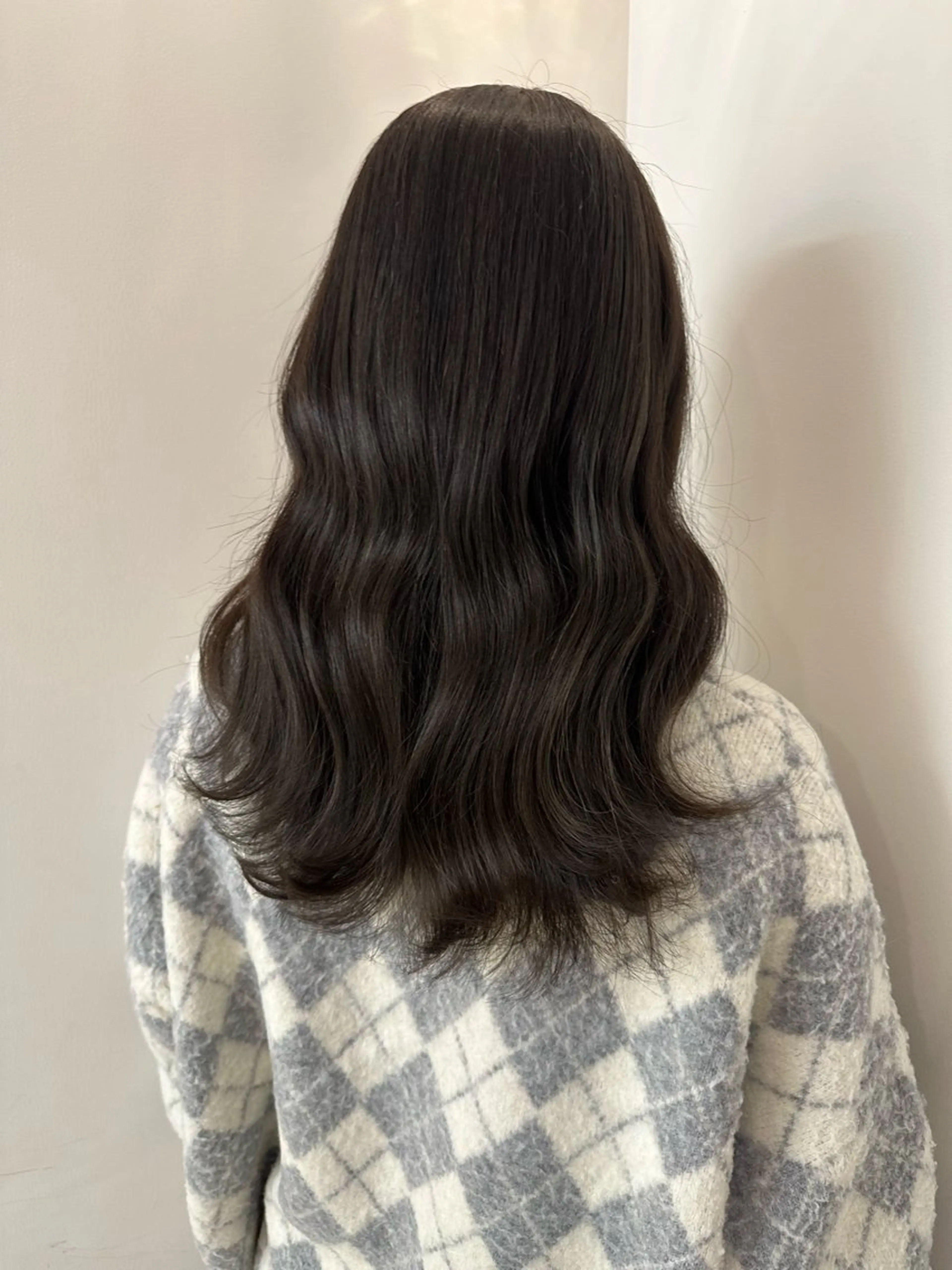 ロング カラー ダークグレー ダークグレージュ グレージュ 安丸 結夏のヘアスタイル