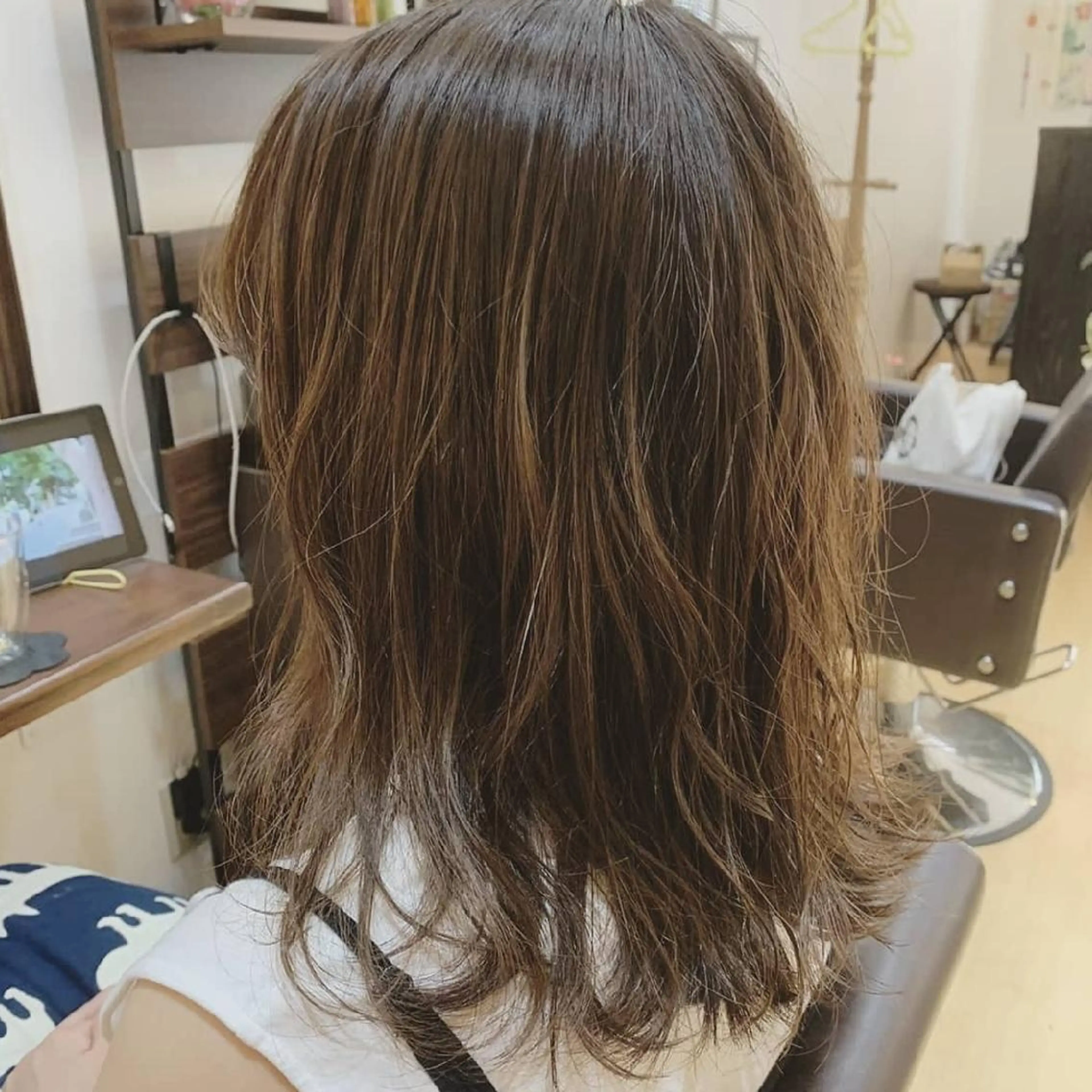 セミロング カラー グレージュ SUGAR所属・サトウ シューイチのヘアスタイル