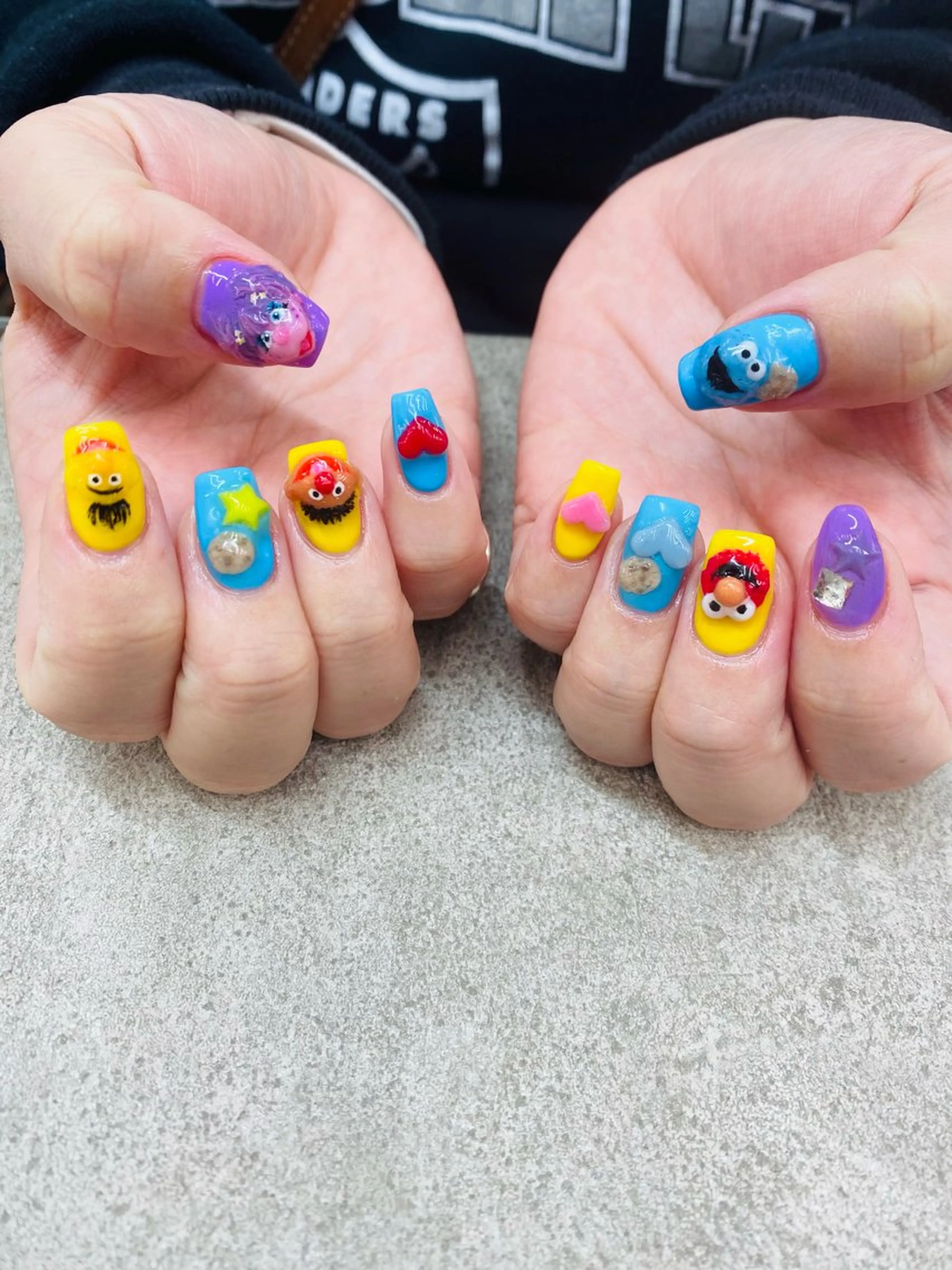 ネイル 持ち込み MAXKELLY AIのネイルデザイン