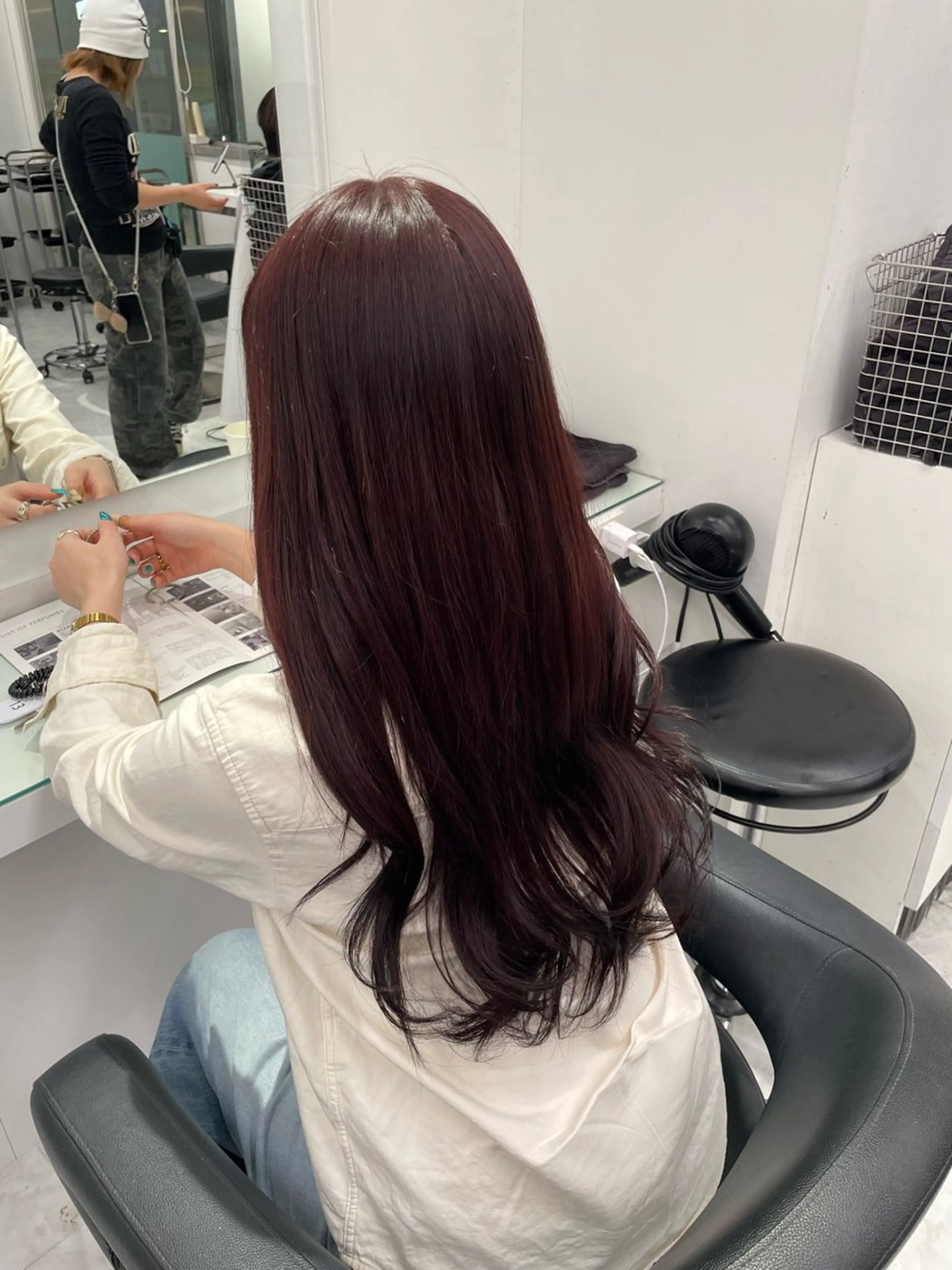 ロング カラー ヘアカラー トリートメント トレンド暖色ヘア🍒 miu🍒のヘアスタイル