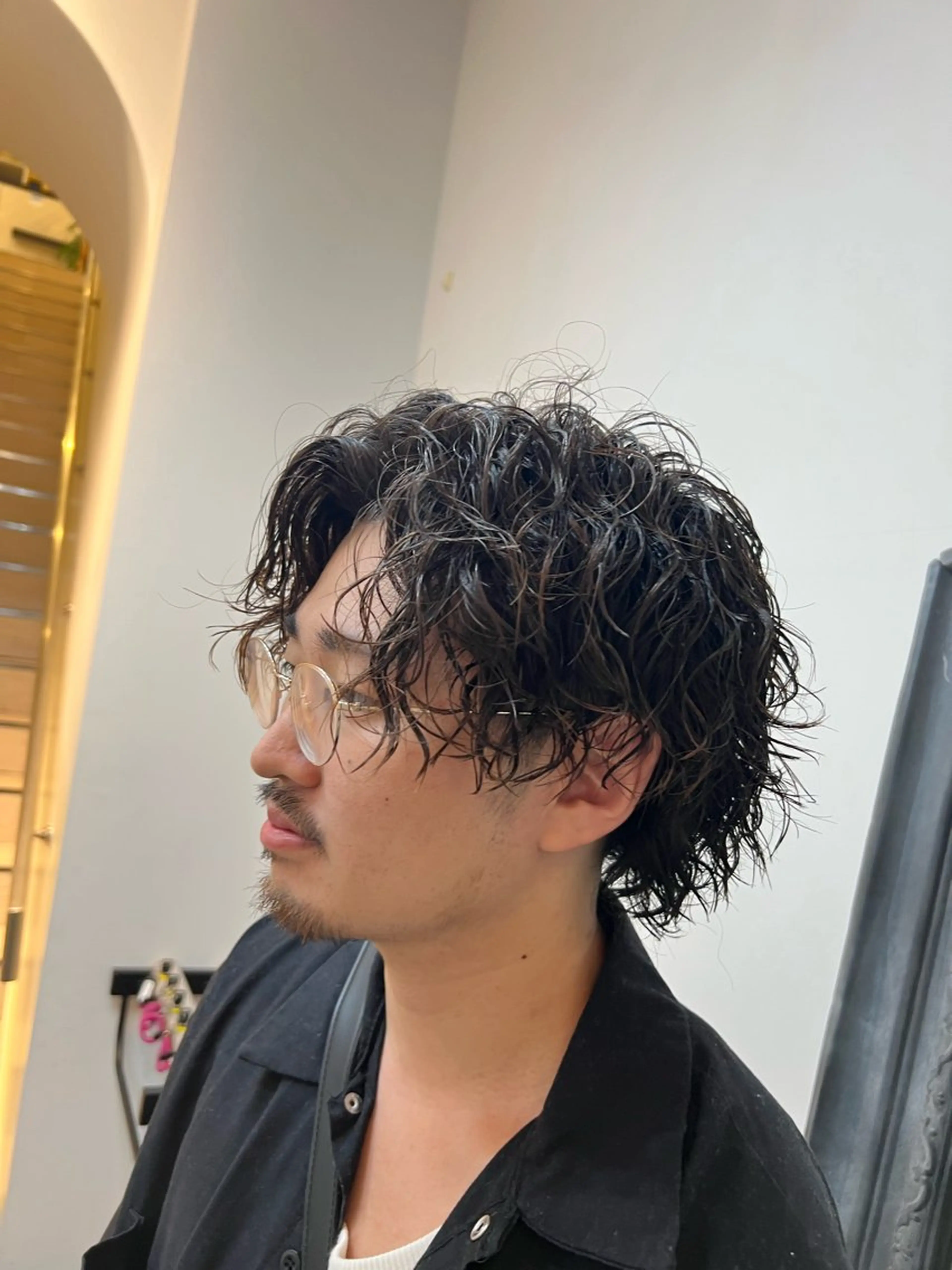 ミディアム メンズパーマ 岩成健志郎のヘアスタイル