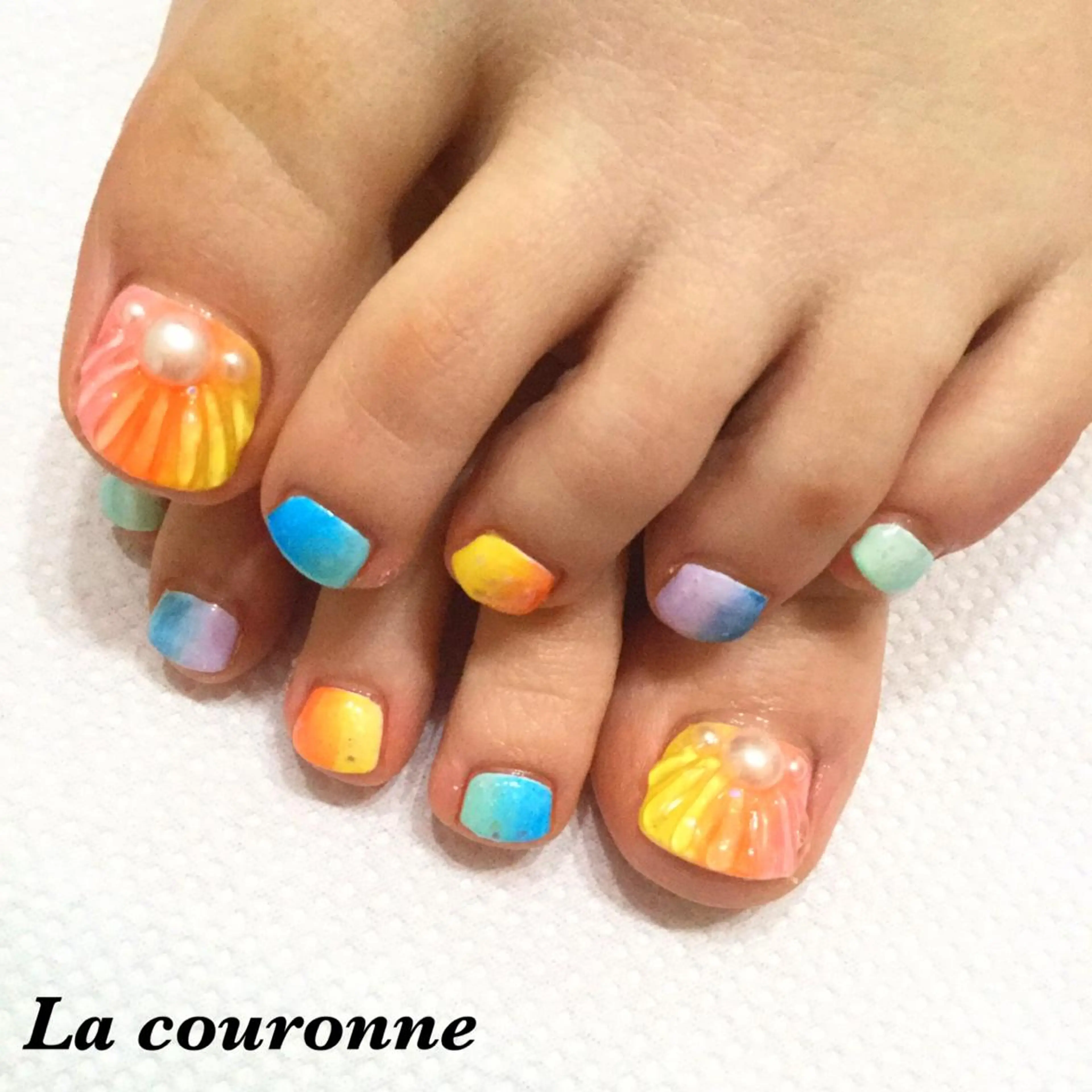 ネイル フットネイル Lacouronne NATSUMIのネイルデザイン