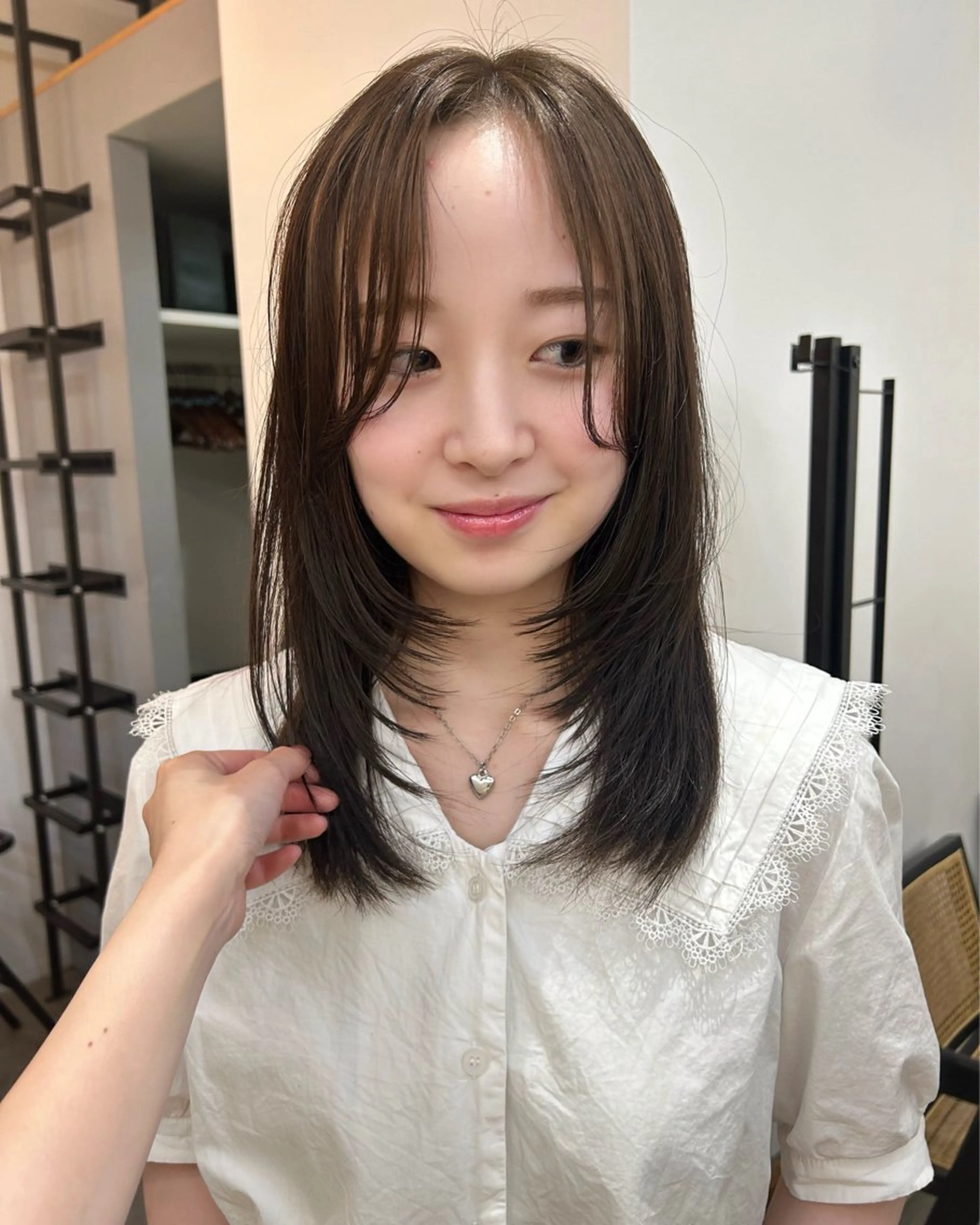 セミロング 顔周りカット カット 表参道OLSEN✂︎ nanamiのヘアスタイル