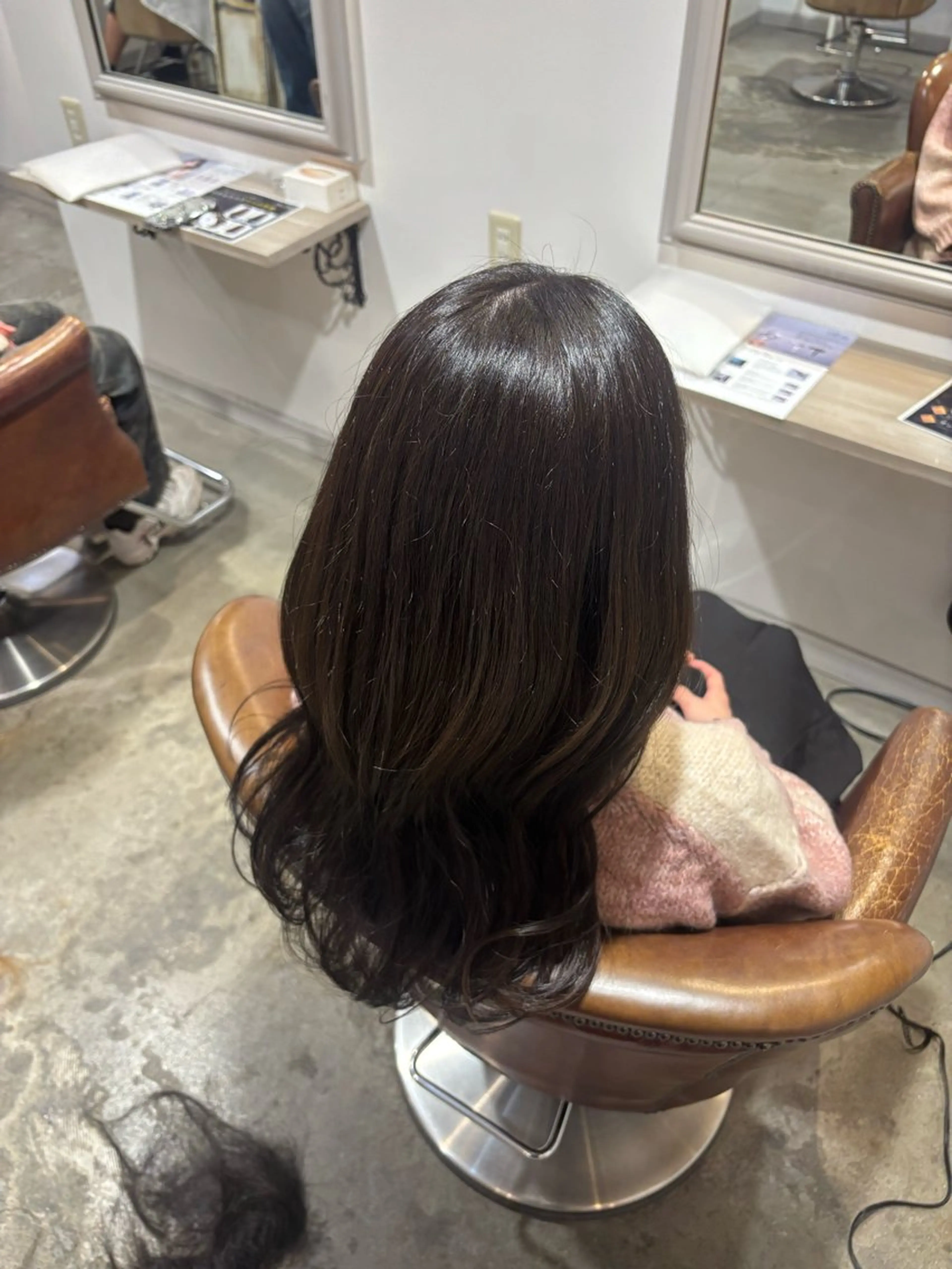 ロング ヨシンモリ タケムラ アオバのヘアスタイル