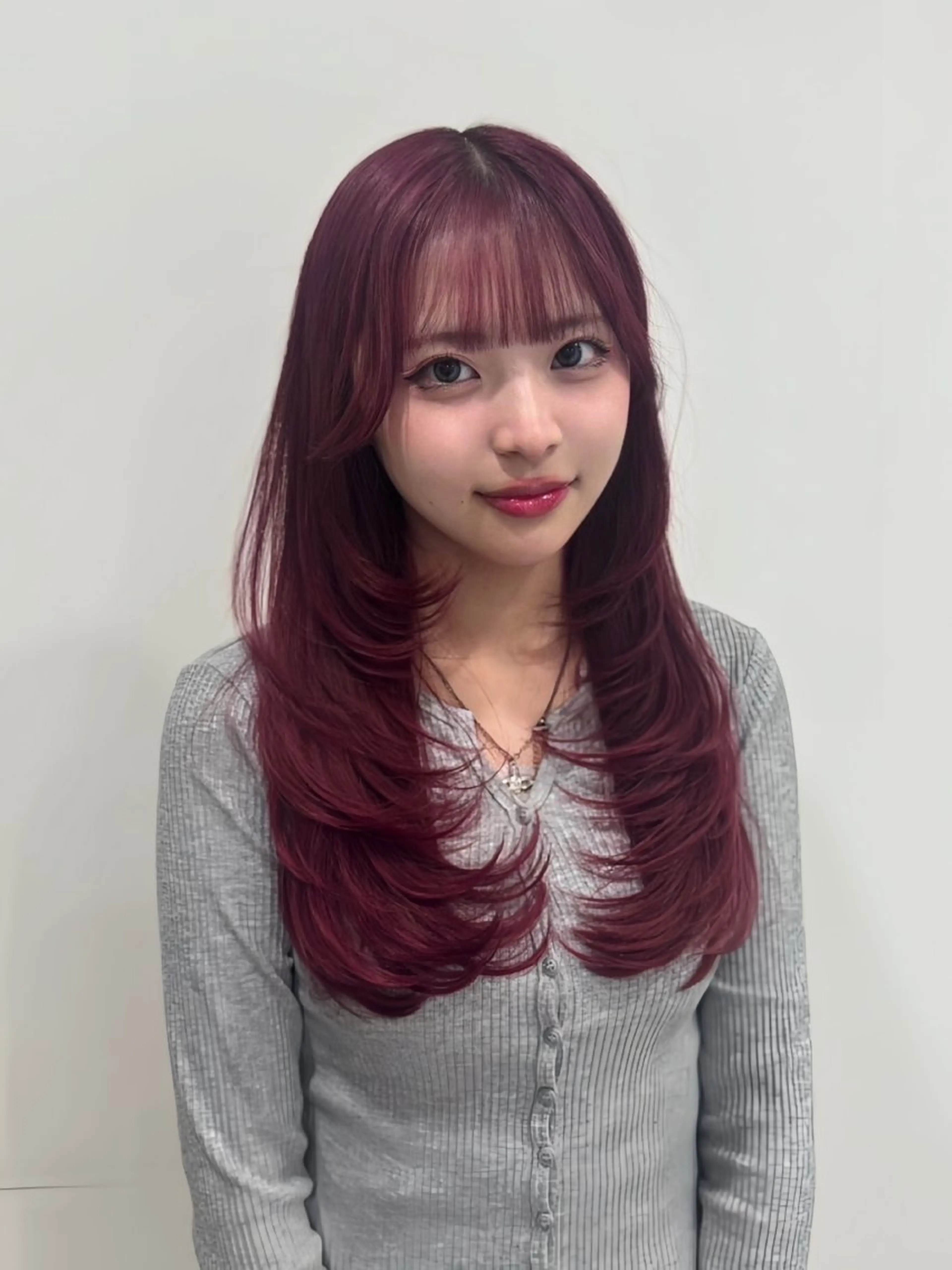 ロング カラー ヘアアレンジ カット ヘアカラー トリートメント ヘッドスパ ヘアセット 韓国レイヤーカット /韓国トレンドカラーのヘアスタイル