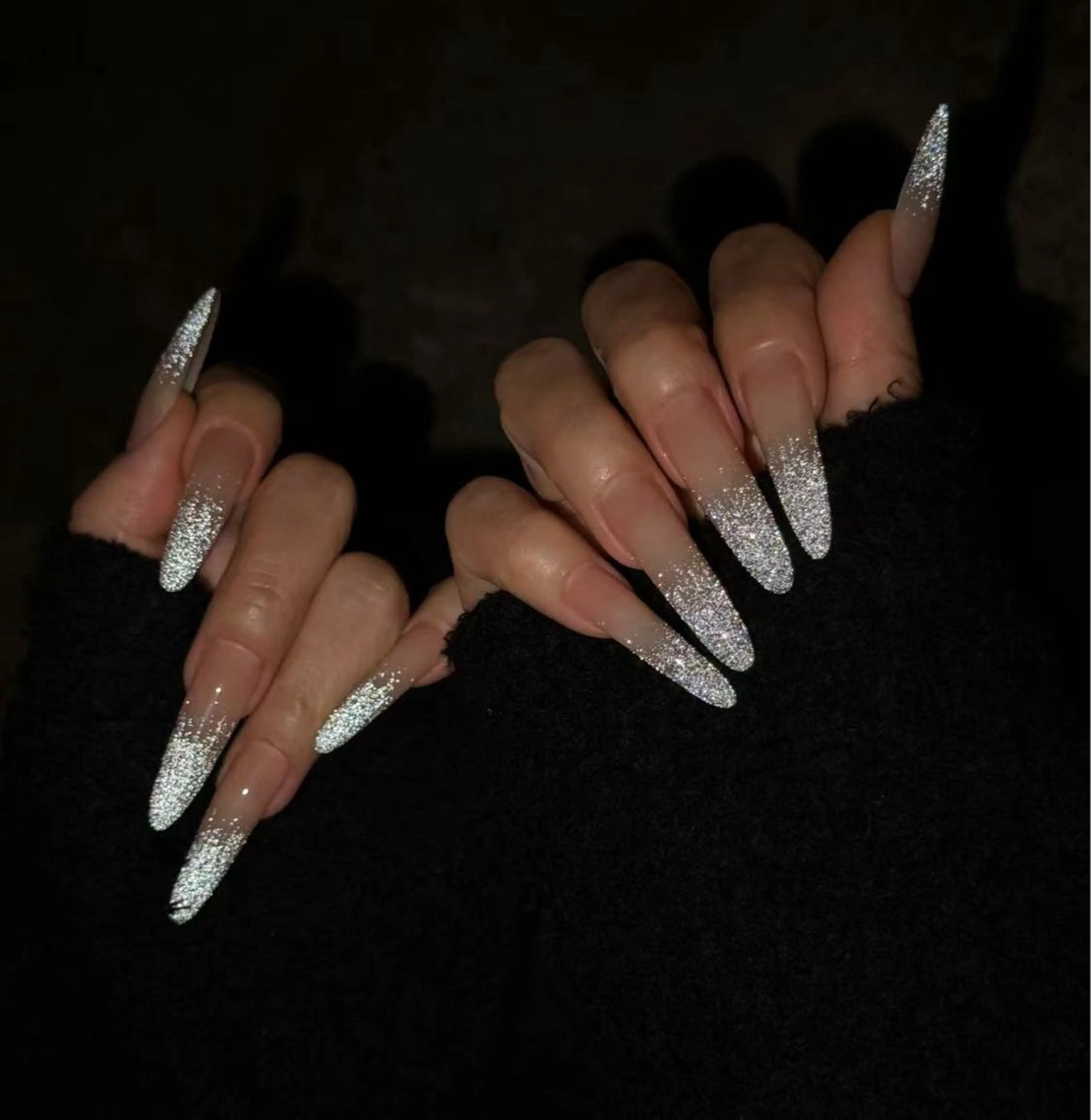 【💅チップ長さだし】【ハンドジエル】ミラ一/オ一口ラウンカラ一(ベ一ス色あり可)🥰🥰ジエルオフ付き✨✨の写真