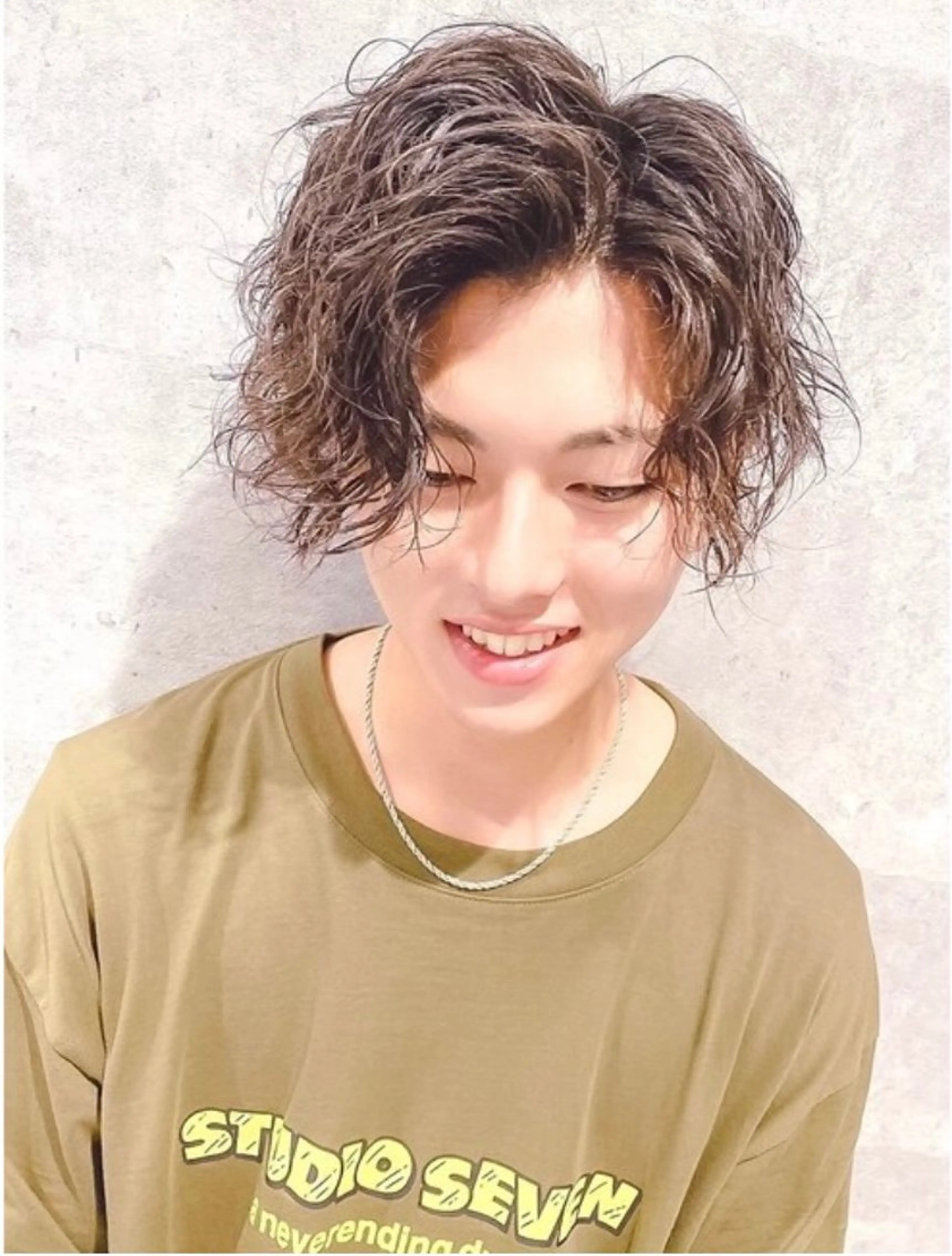 ミディアム パーマ メンズ 🫧渋谷駅徒歩30秒 🫧縮毛矯正🫧のヘアスタイル