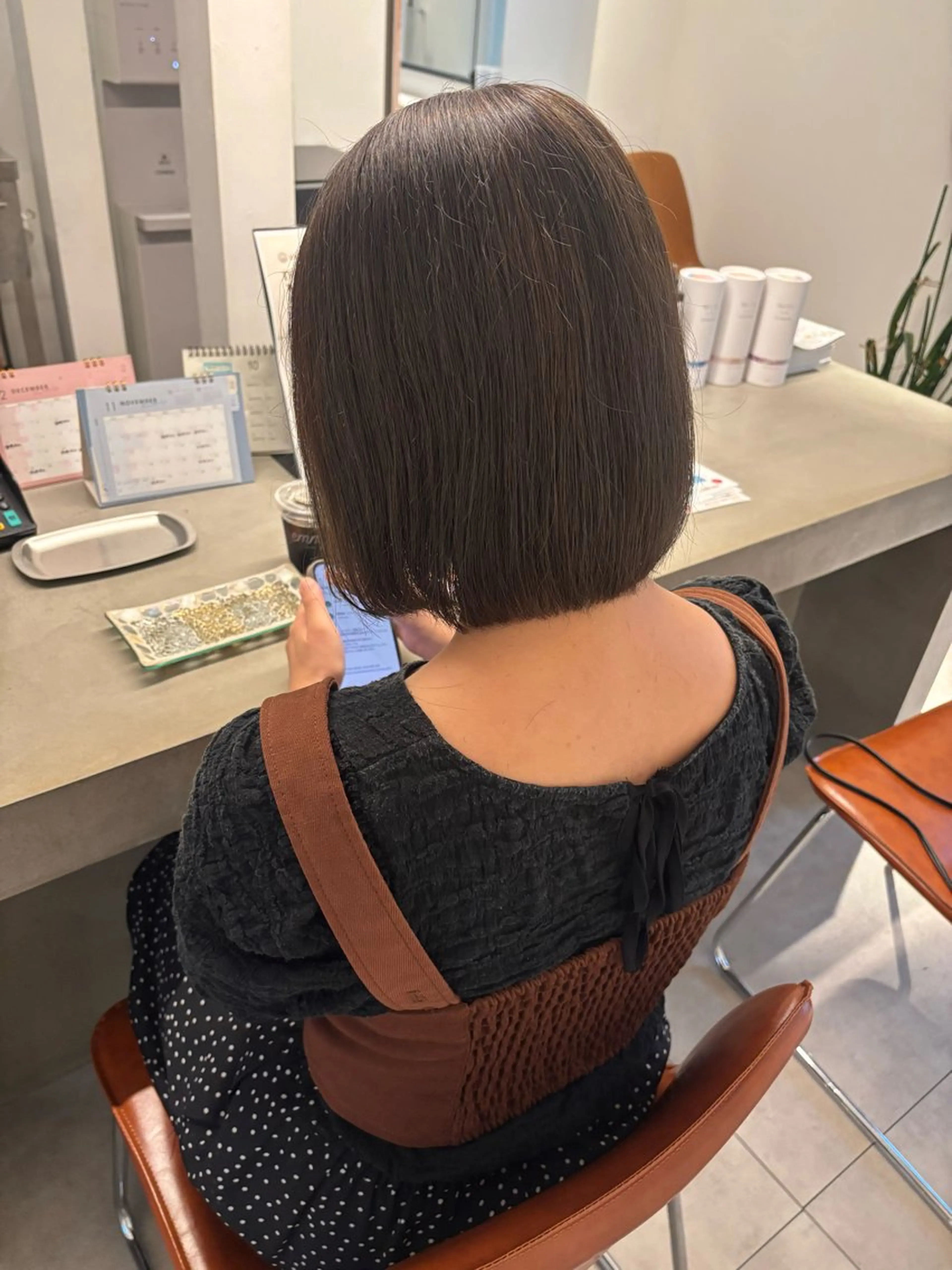 ミディアム カラー アッシュ ブルーカラー 透明感カラー オレンジ ボブ 苅郷 羽瑛のヘアスタイル