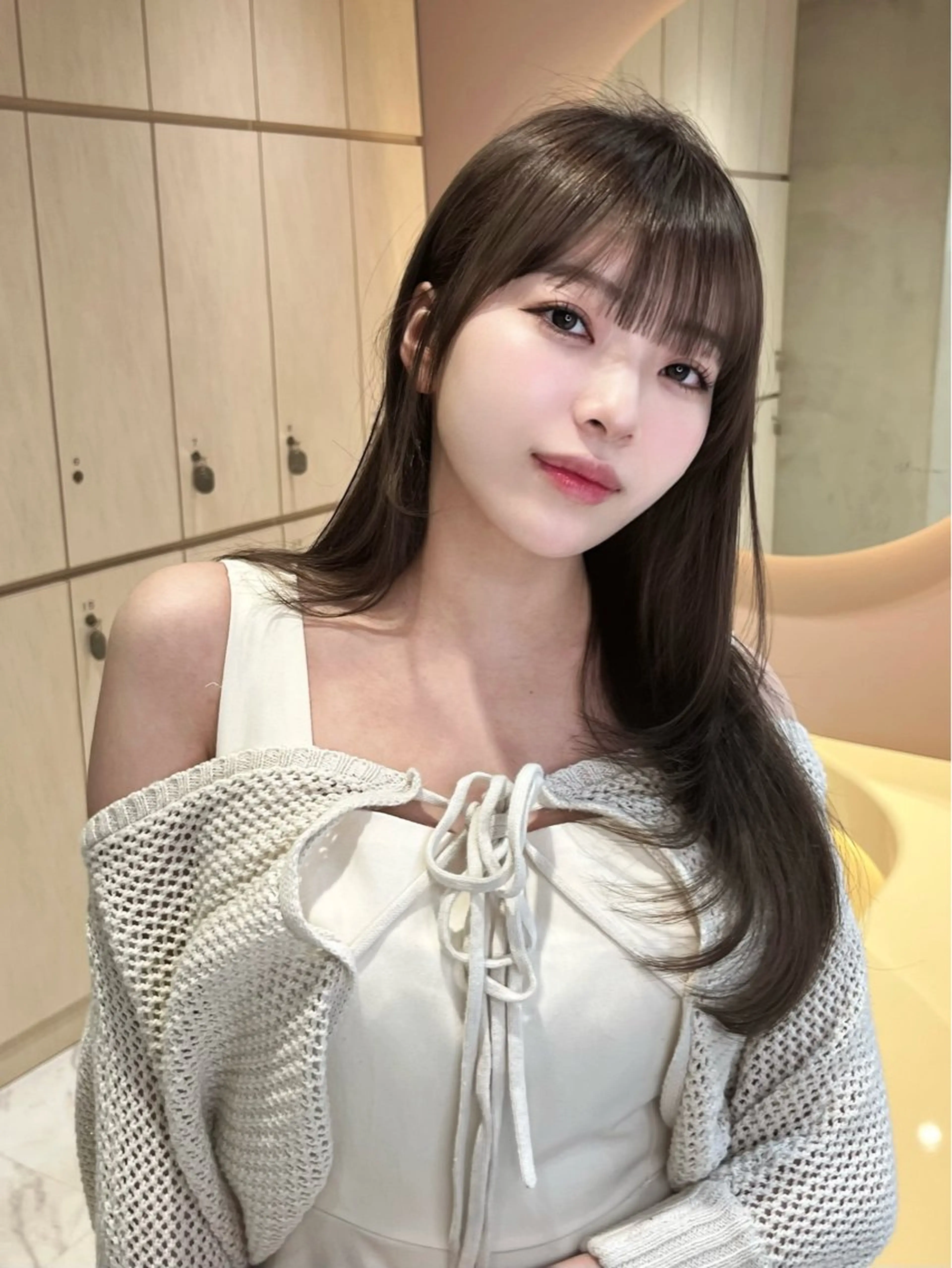 セミロング カラー カット ヘアカラー トリートメント 髪質改善 縮毛矯正 韓国ヘア　柏崎颯刀のヘアスタイル
