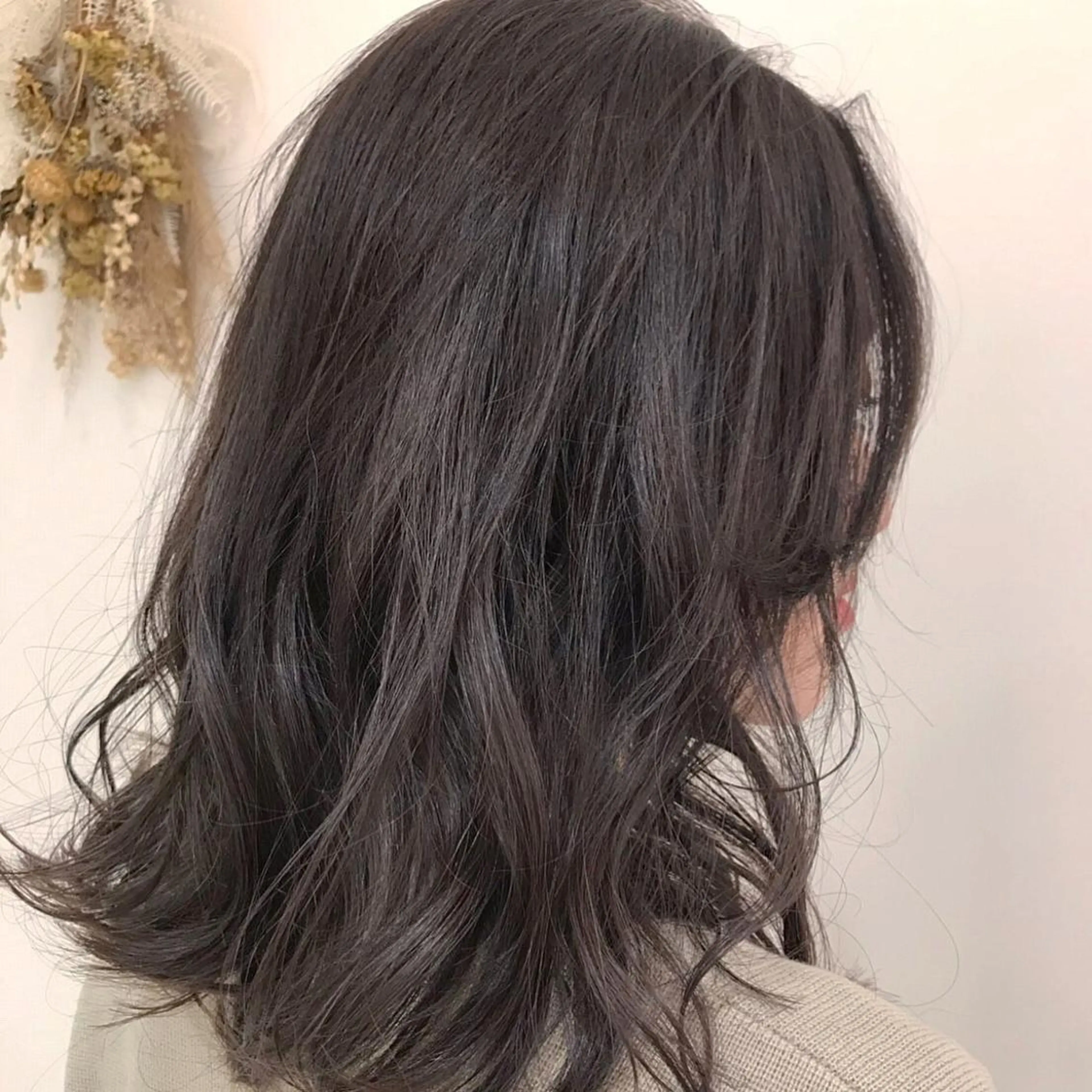 セミロング ヘアカラー トリートメント プレイングカラー🤍 細めハイライトのヘアスタイル
