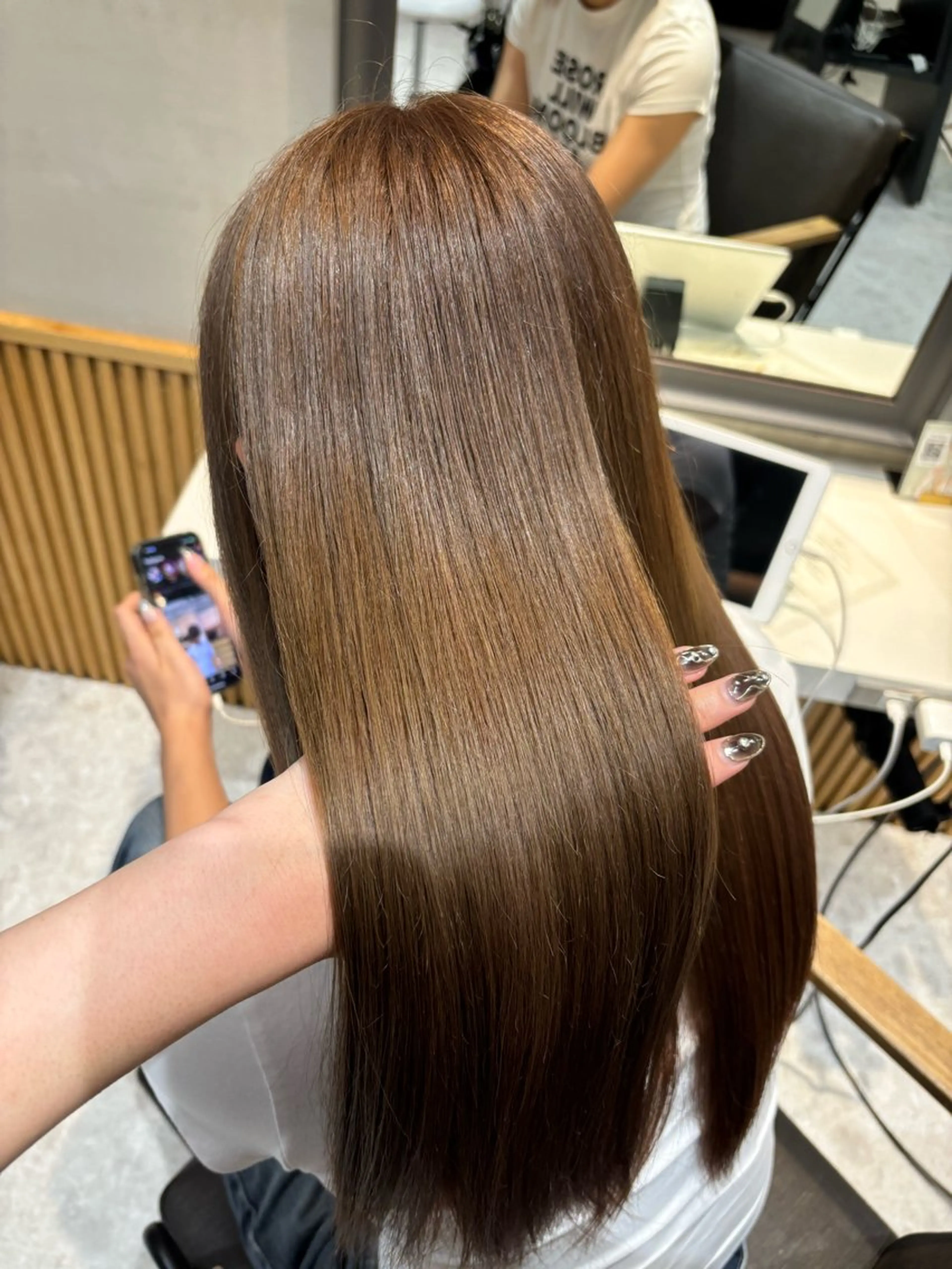 ロング ヘアカラー トリートメント Lond Bloom所属・MOMOHA/ レイヤー🎀艶カラーのヘアスタイル