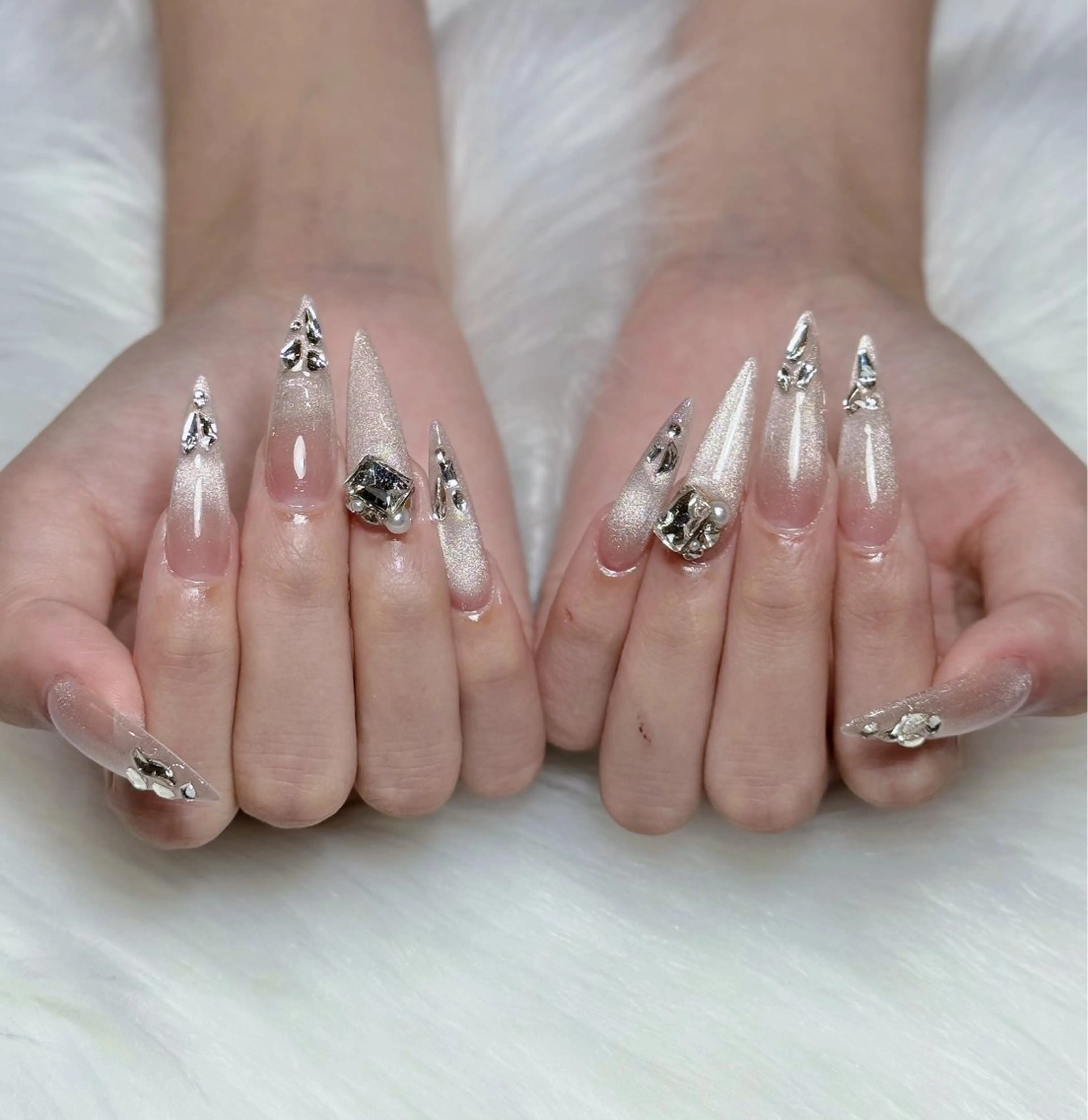 ネイル アートネイル オーロラネイル ジェルネイル 韓国ネイル ロングネイル ハンドネイル Nichi Nailsのネイルデザイン