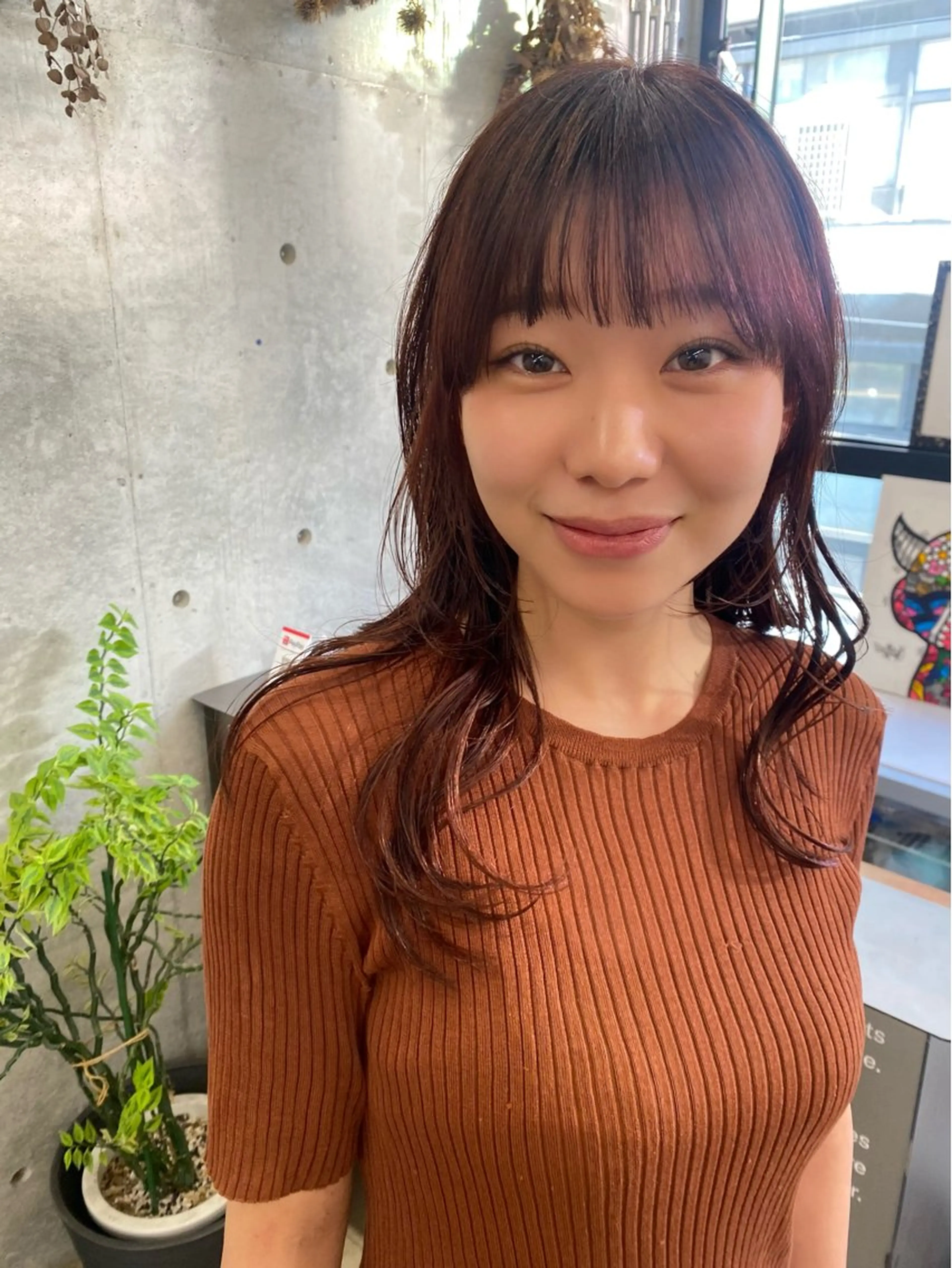 ミディアム カラー レイヤーカット カット ヘアカラー トリートメント 似合わせカット レイヤーボブウルフのヘアスタイル