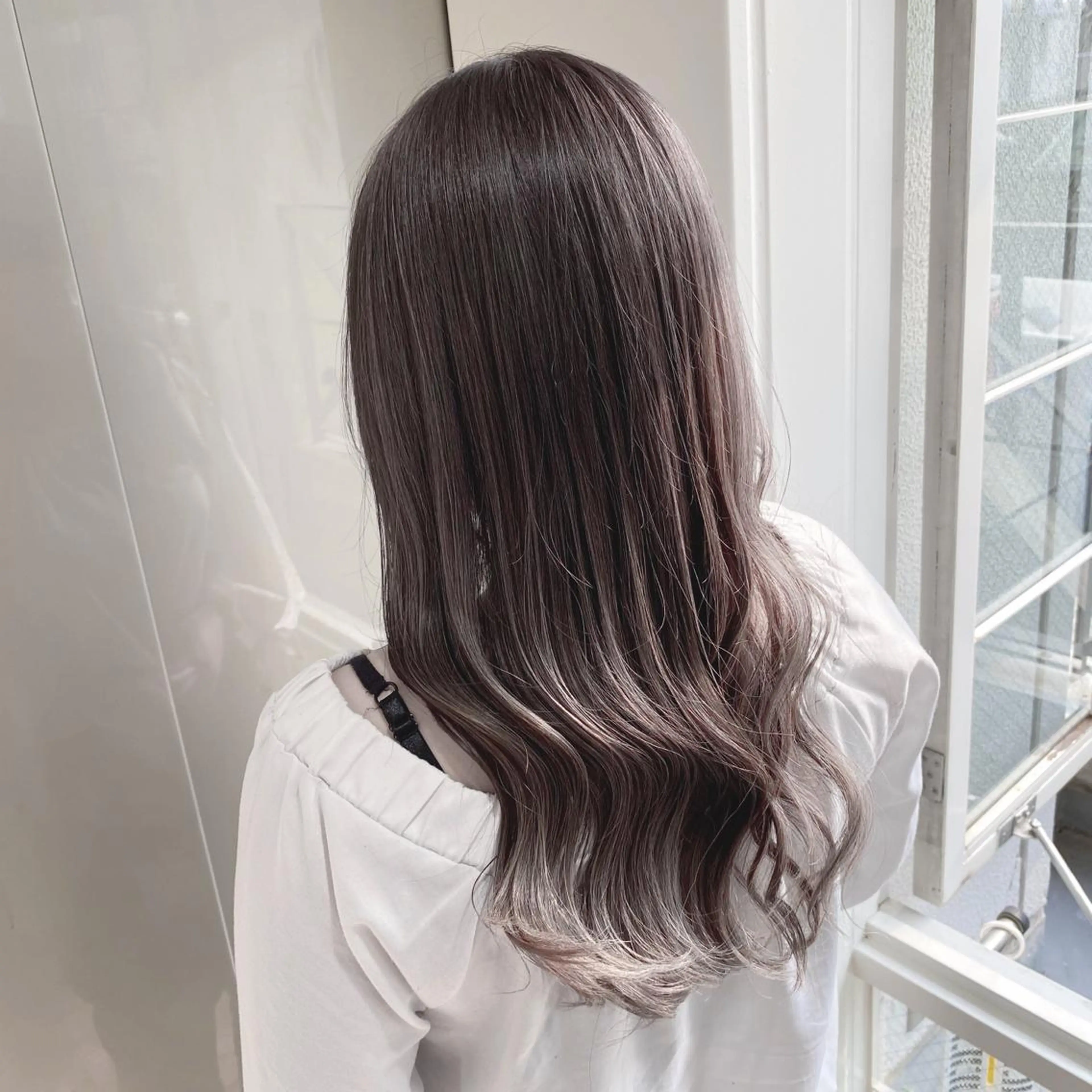 セミロング ハイライト ヘアカラー 片桐 大介のヘアスタイル