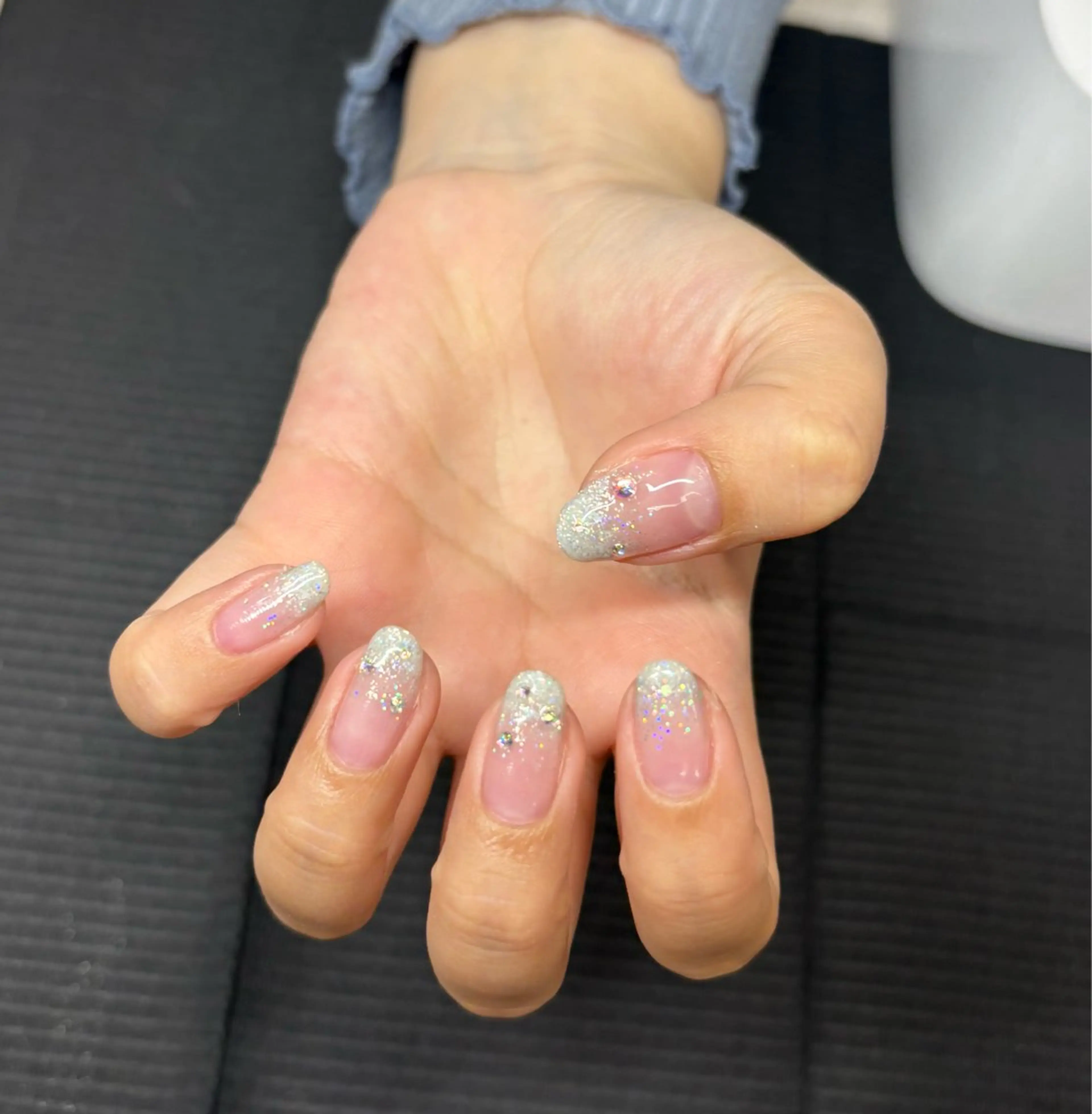 ネイル オーロラネイル ラメ(グリッター) ラメグラデーション ストーンネイル TRU NAIL&EYE 本厚木店所属・TRU ヒナのネイルデザイン