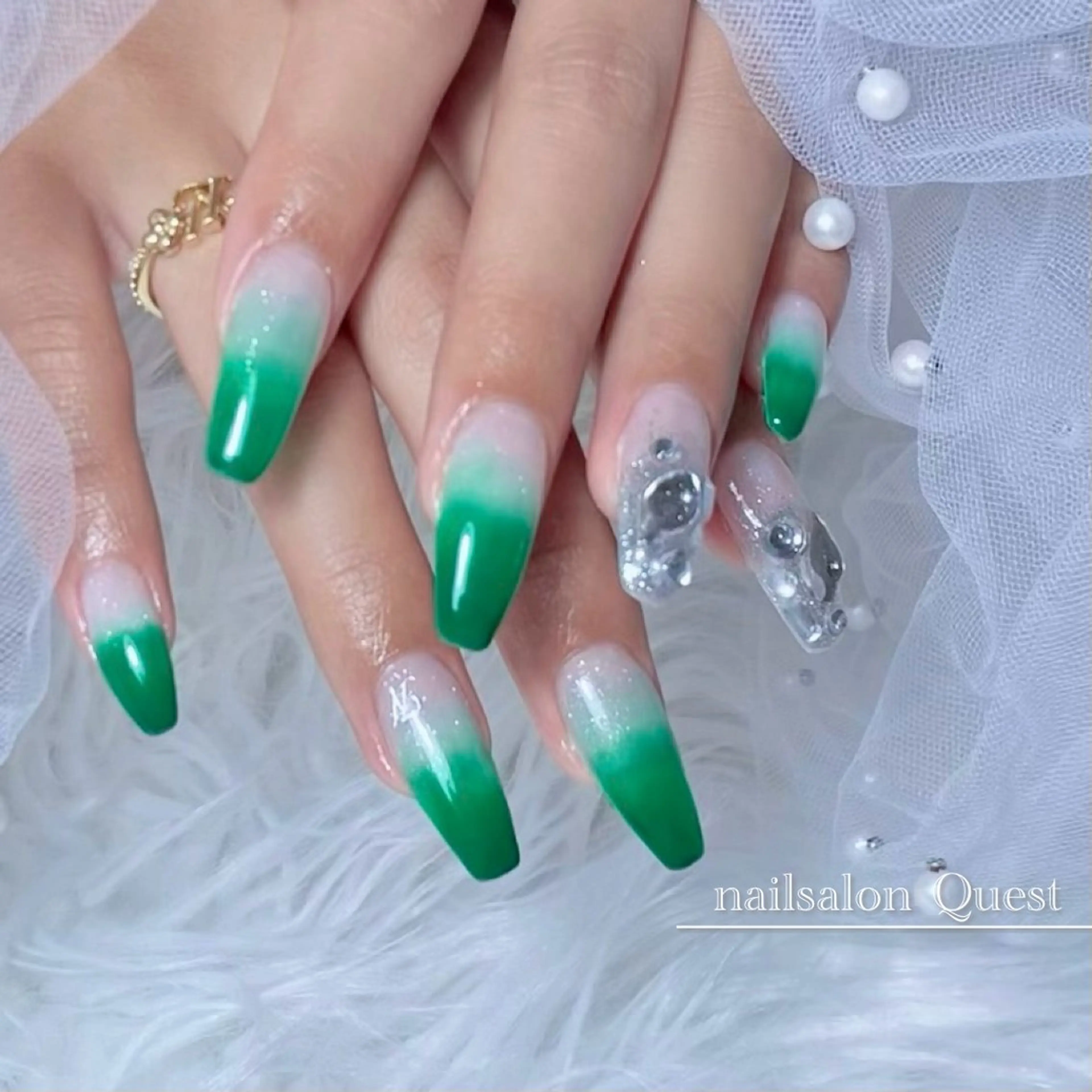 ネイル グラデーション グリーン ハンドネイル nailsalon Questのネイルデザイン