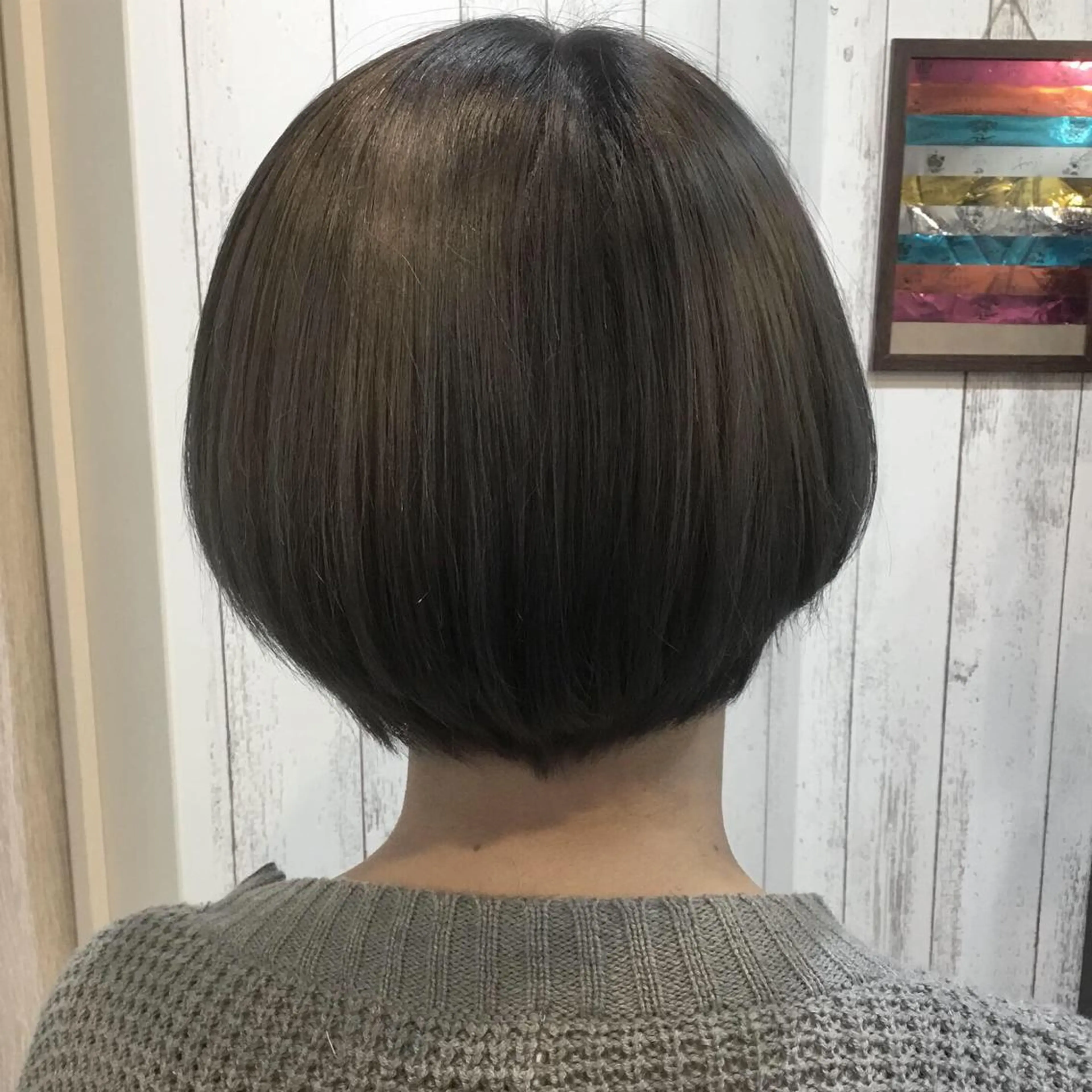 ショート カラー embrace エンブレイスのヘアスタイル
