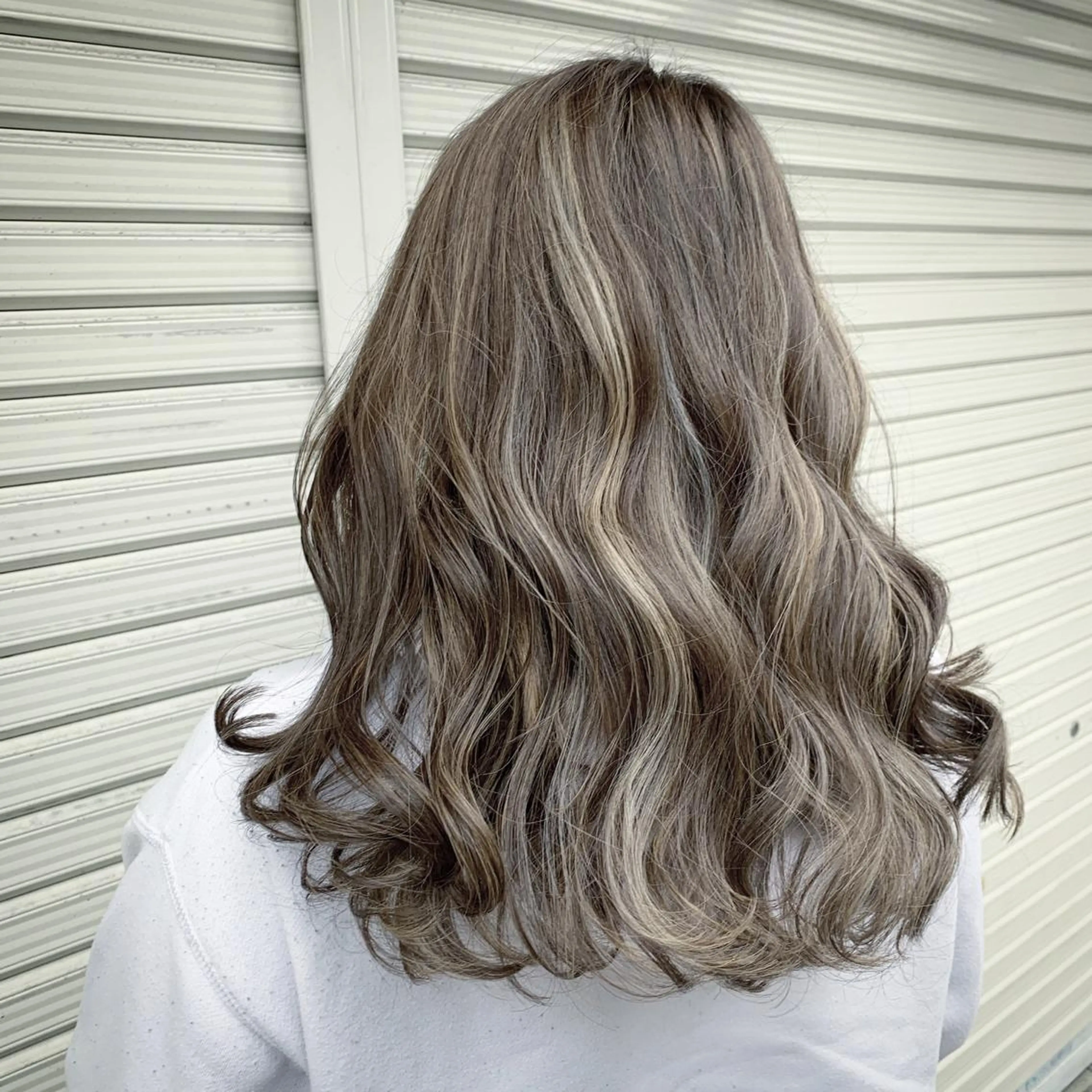 カラー ハイライトカラー ヘアカラー 枚方 tomee 🦋南部 しほ🦋のヘアスタイル