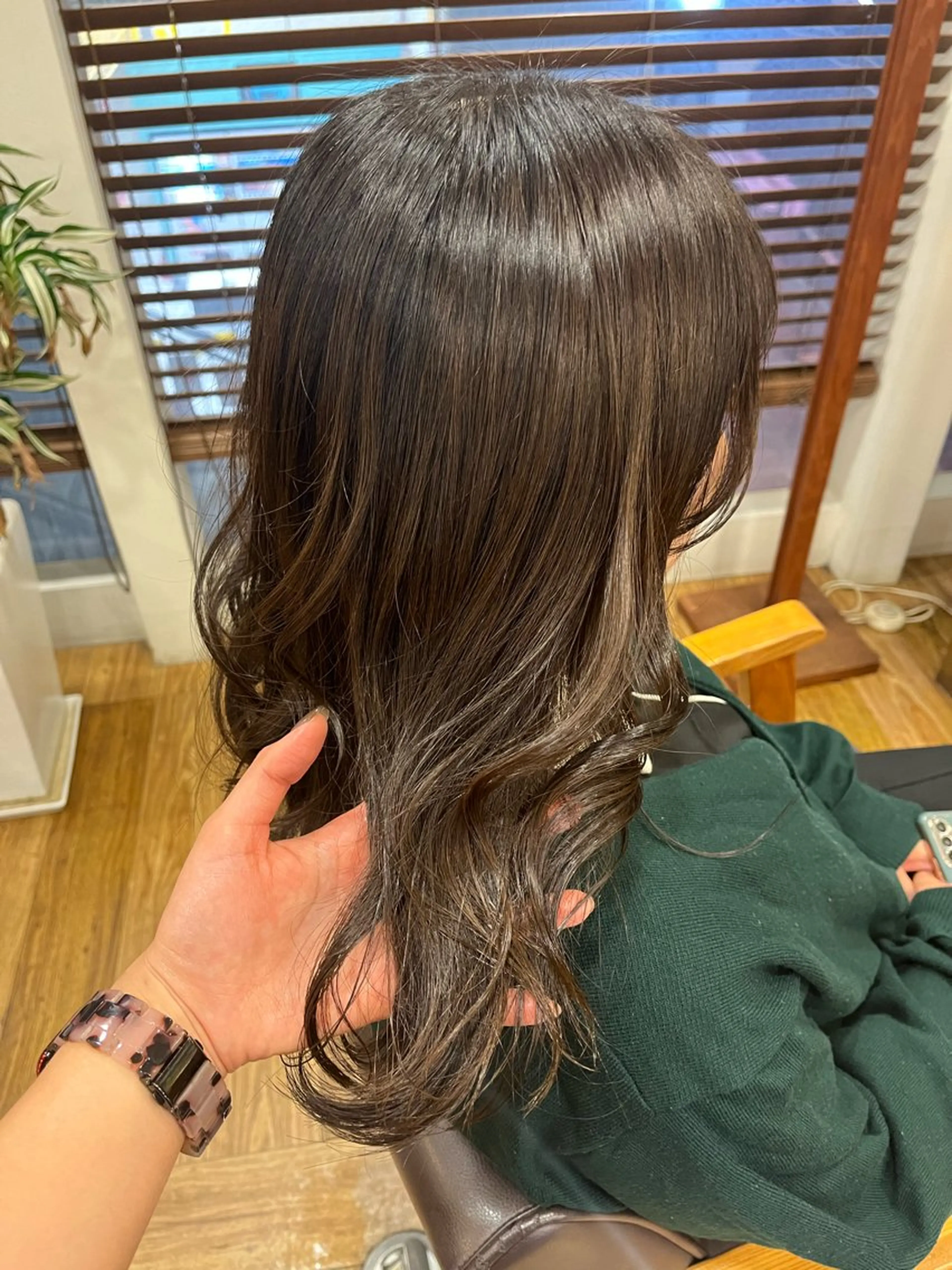 ロング anon所属・田中 結月のヘアスタイル