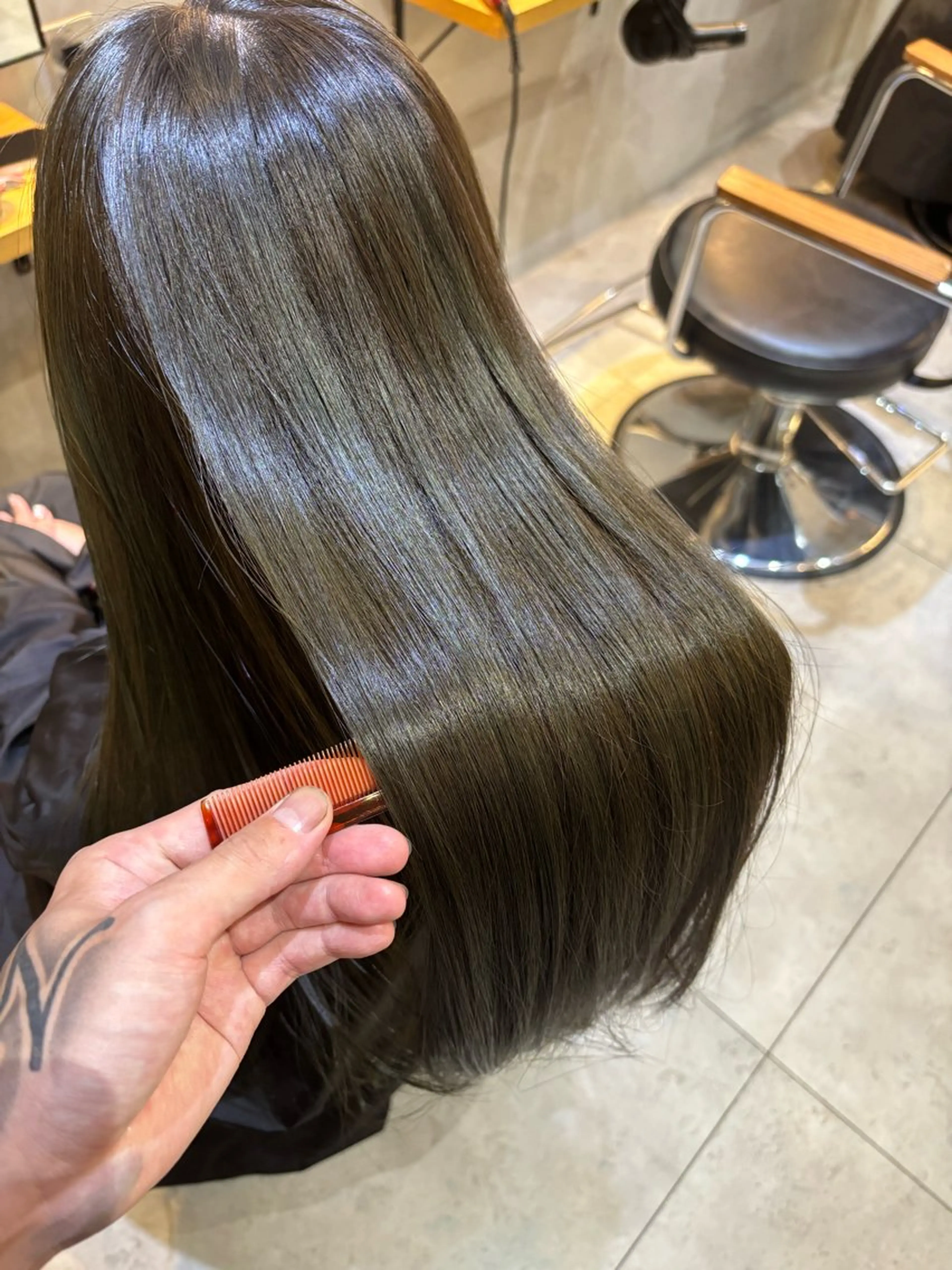 毛先メンテナンスカット✂️＋ケアカラー❣️＋超音波3stepトリートメント✨の写真