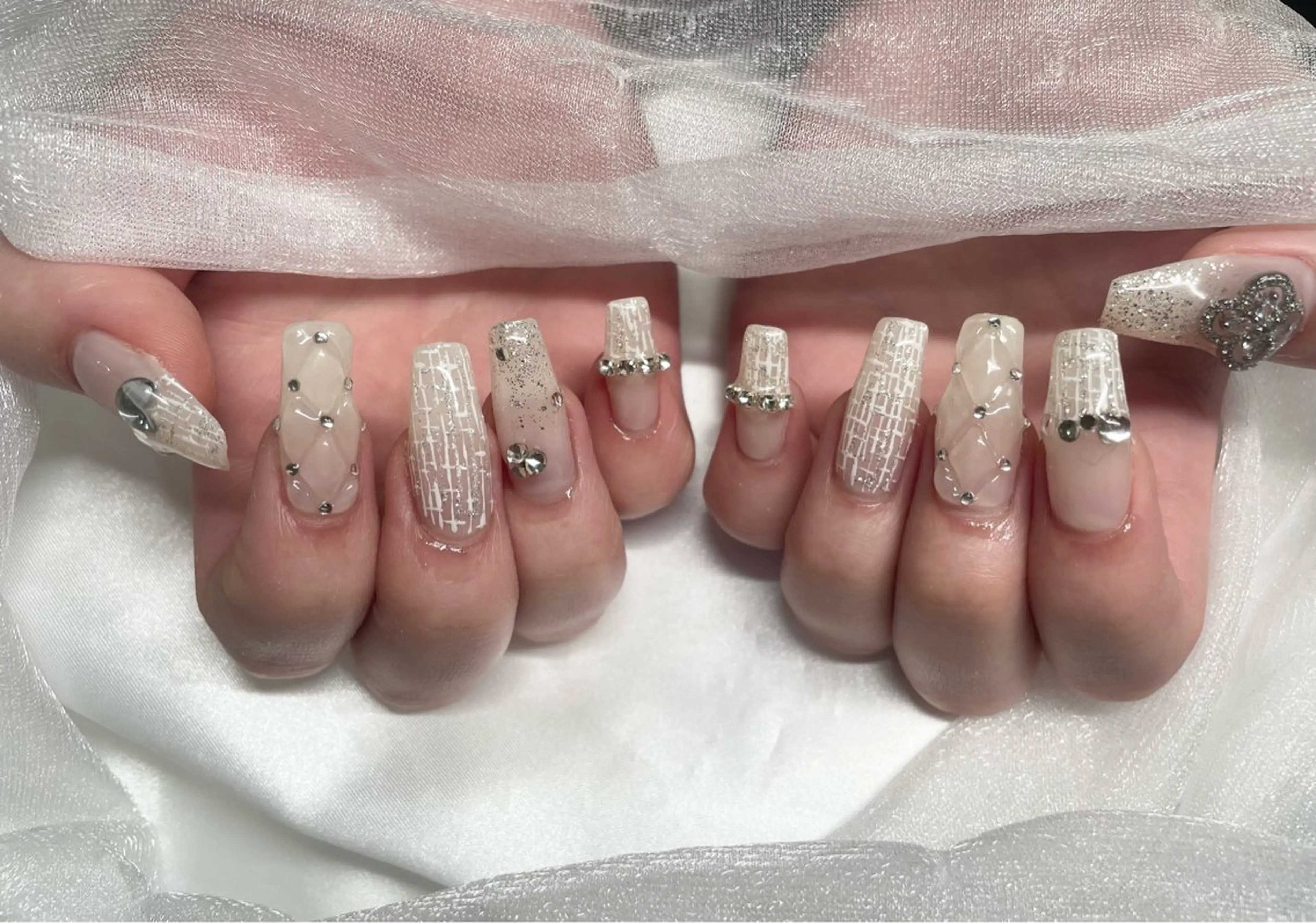 ネイル Roi〈ロワ〉 Minakoのネイルデザイン