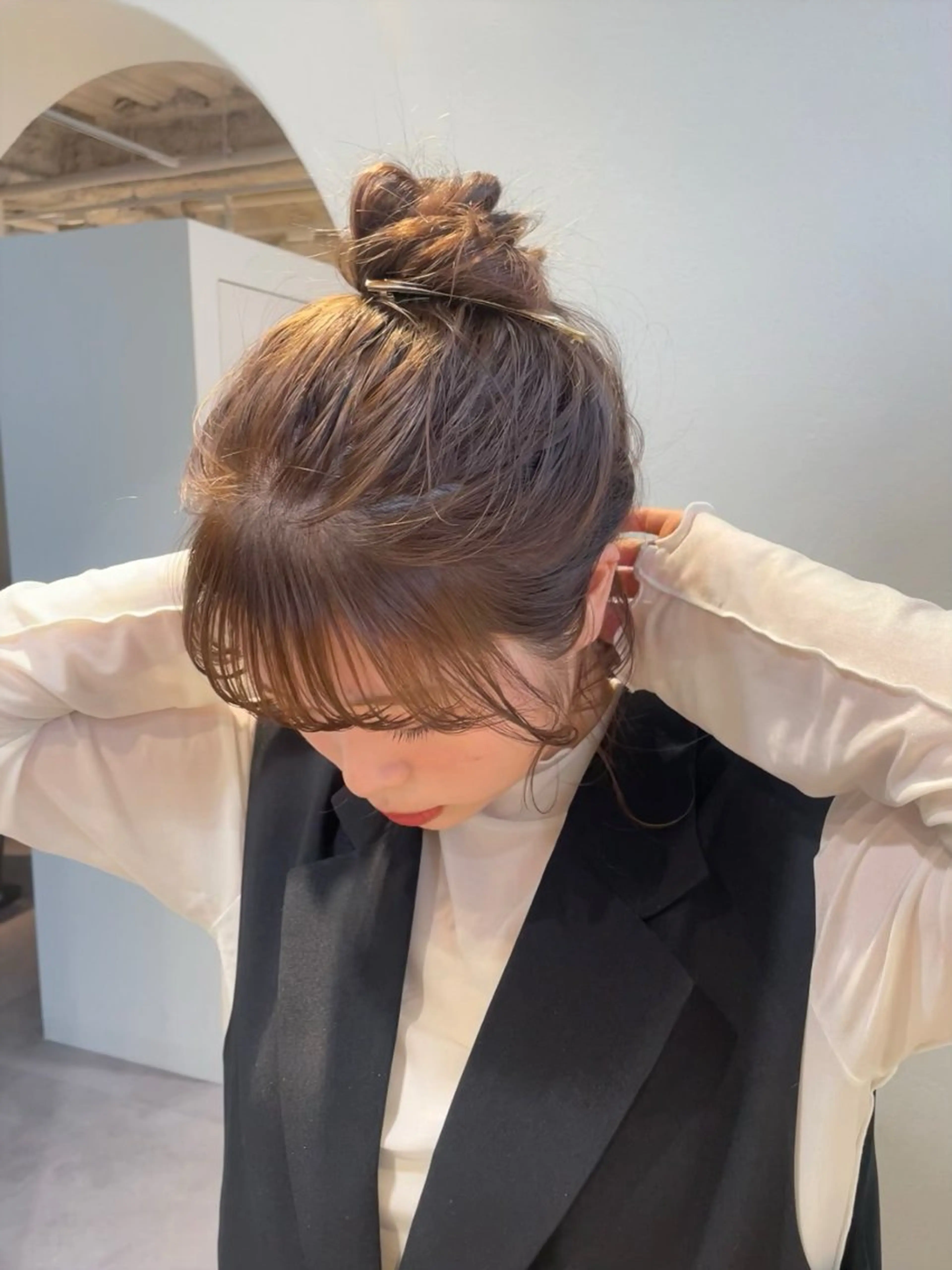 セミロング カラー ベージュカラー ブリーチ ブリーチなしカラー オリーブベージュ ヘアカラー トリートメント 若月 あやかのヘアスタイル