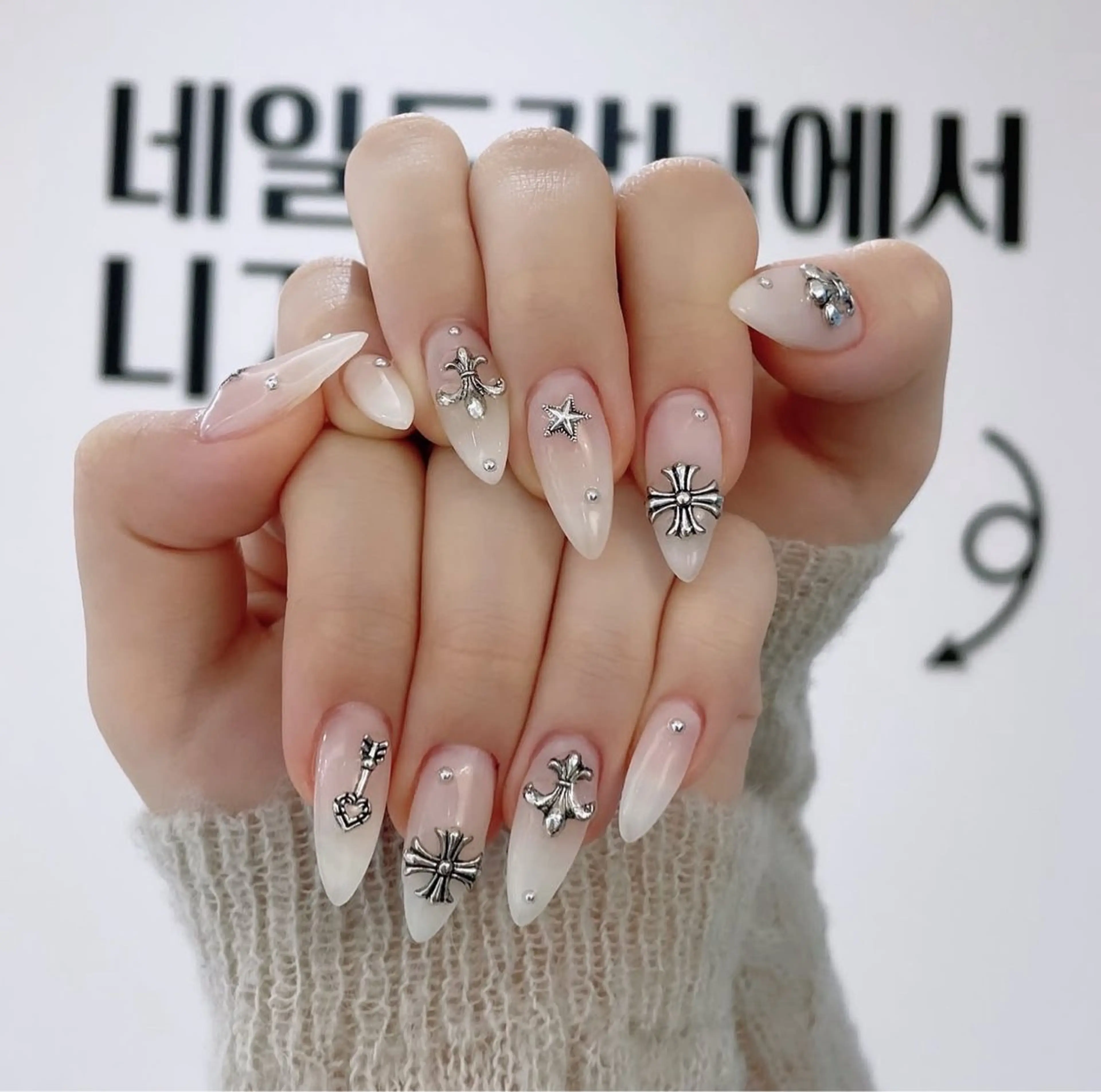 ネイル アートネイル ジェルネイル ネイルチップ ハンドネイル Rin Rin TA Nailのネイルデザイン