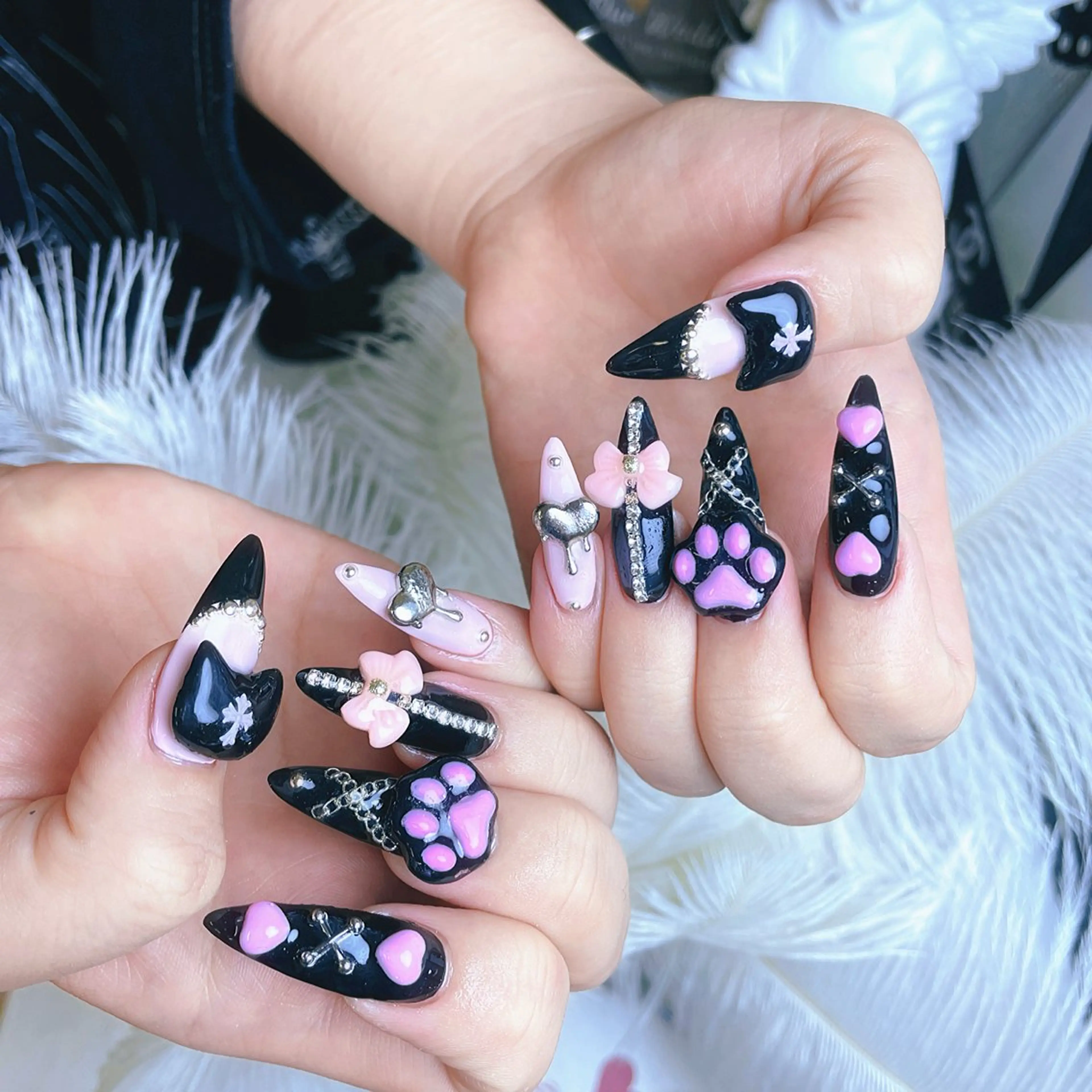 ネイル チークネイル クリアネイル ガーリー グラデーション キラキラネイル ハンドネイル NailPrincess所属・princess スカルプ専門店のネイルデザイン