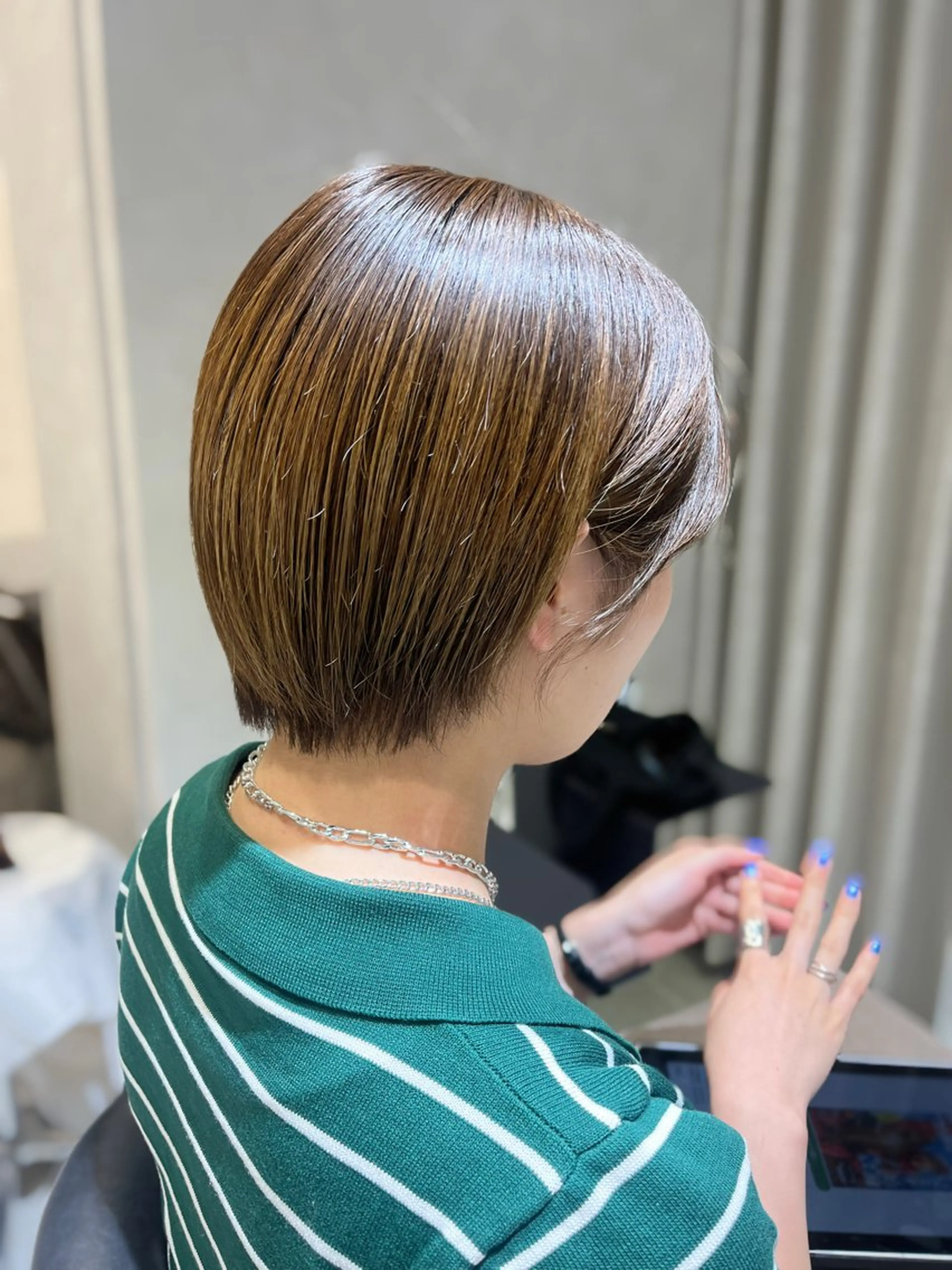 ショート 韓国メンズ特化 ダウン・毛流れパーマのヘアスタイル