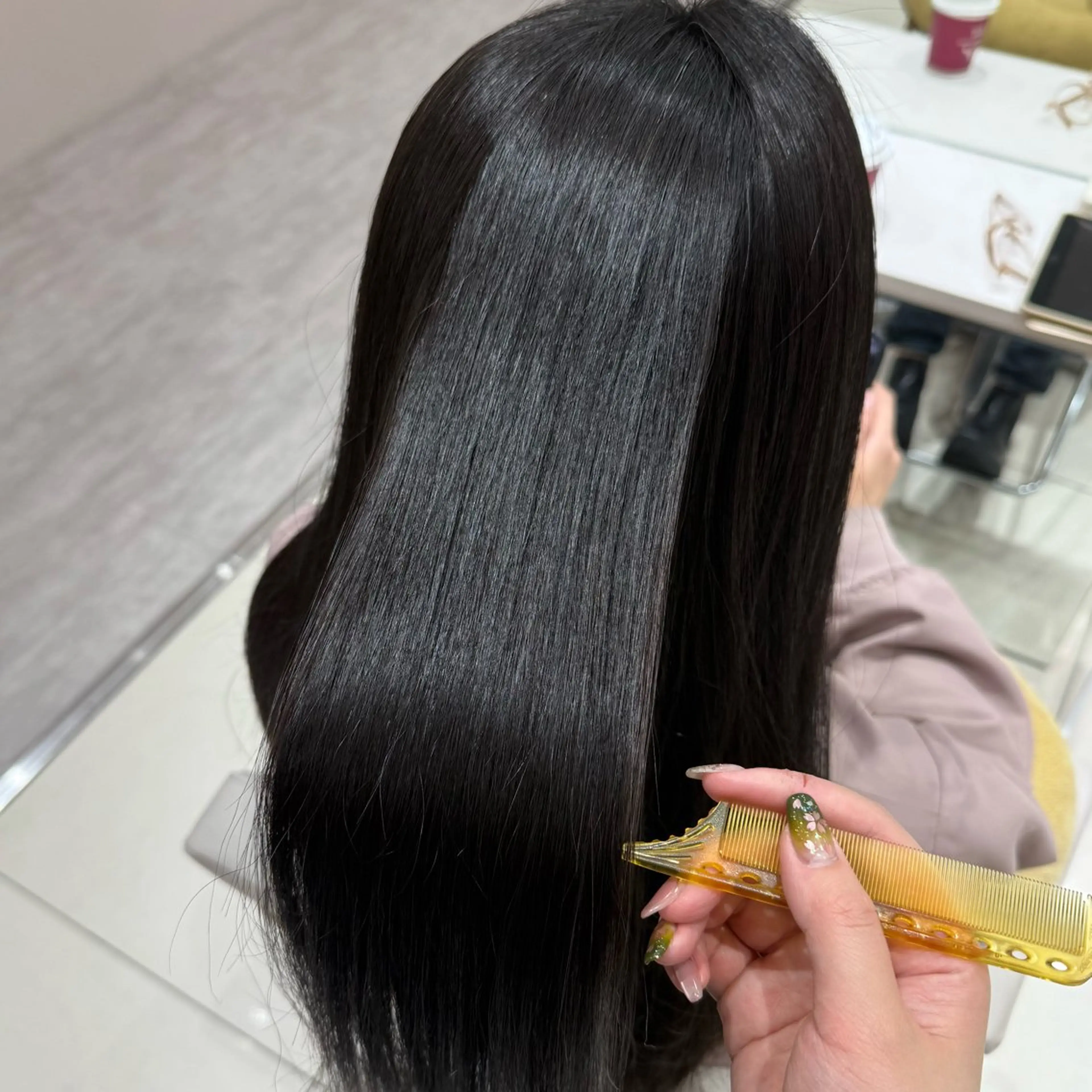 ロング 縮毛矯正 トリートメント 内田 志乃のヘアスタイル
