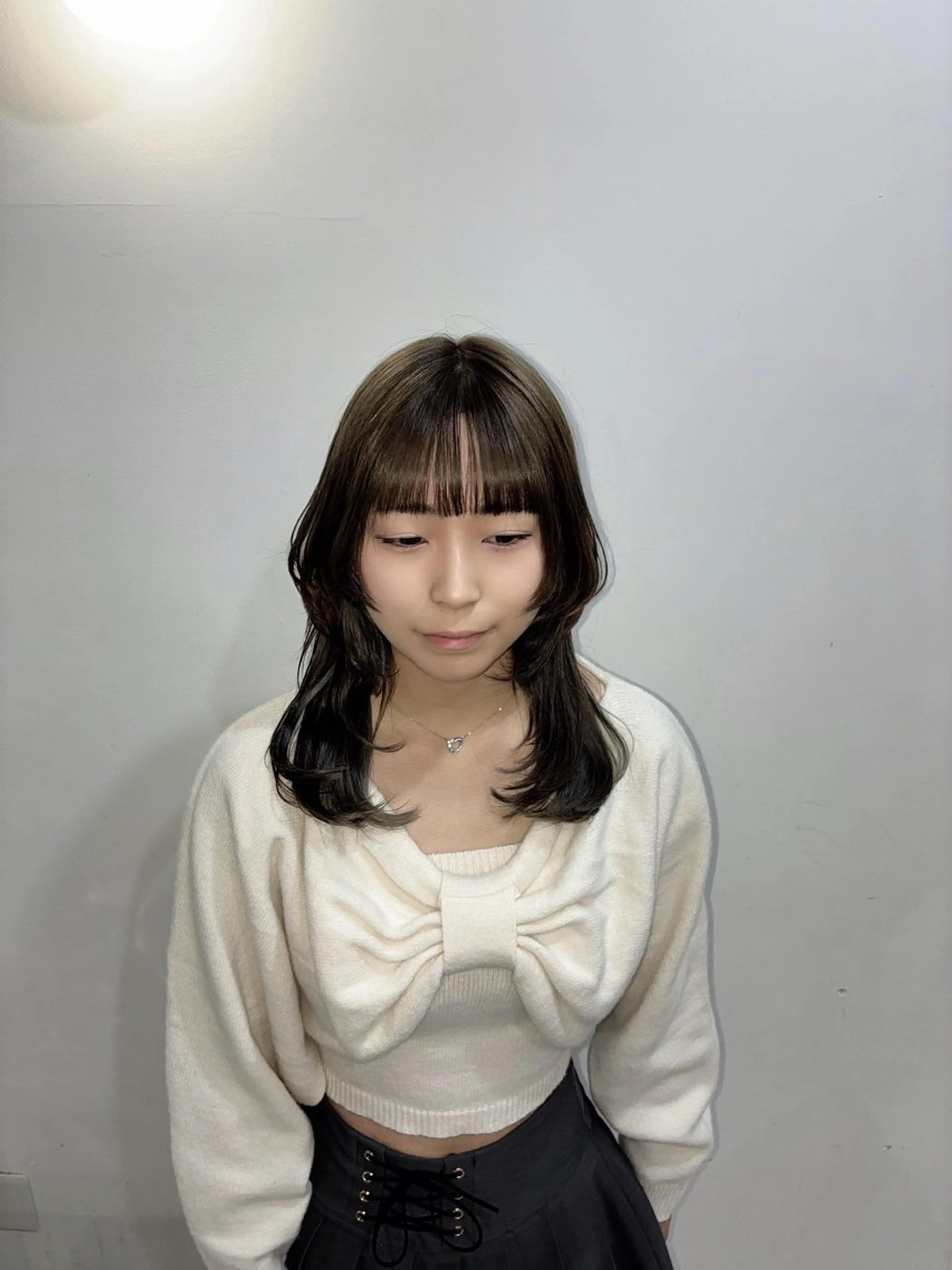 ミディアム ウルフカット ハナダ メイのヘアスタイル